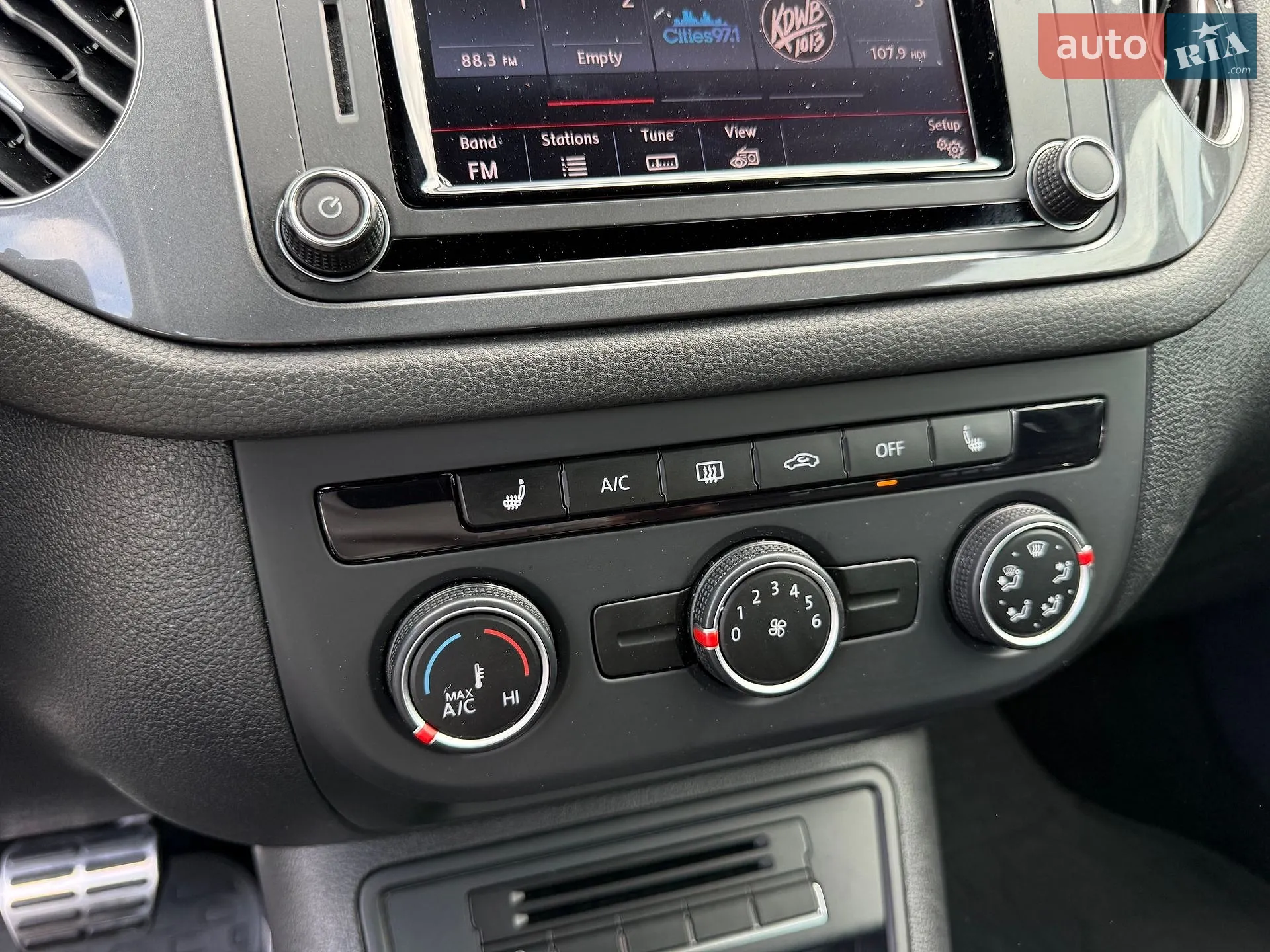 2016 Volkswagen Tiguan - мініатюра 32