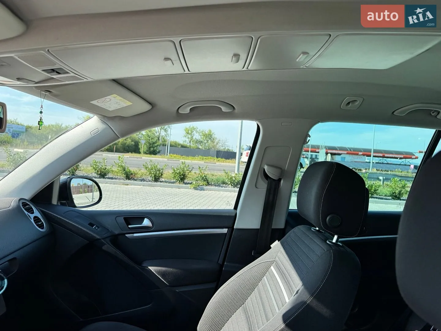 2014 Volkswagen Tiguan - мініатюра 24