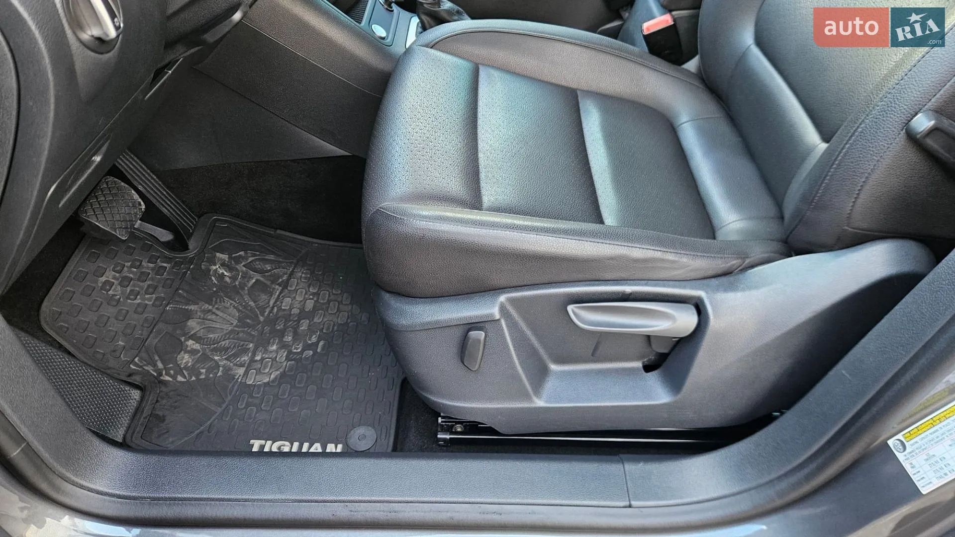 2016 Volkswagen Tiguan - мініатюра 25