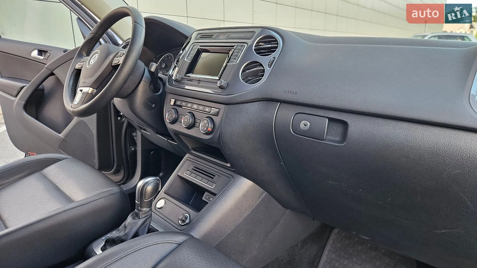 2016 Volkswagen Tiguan - мініатюра 27