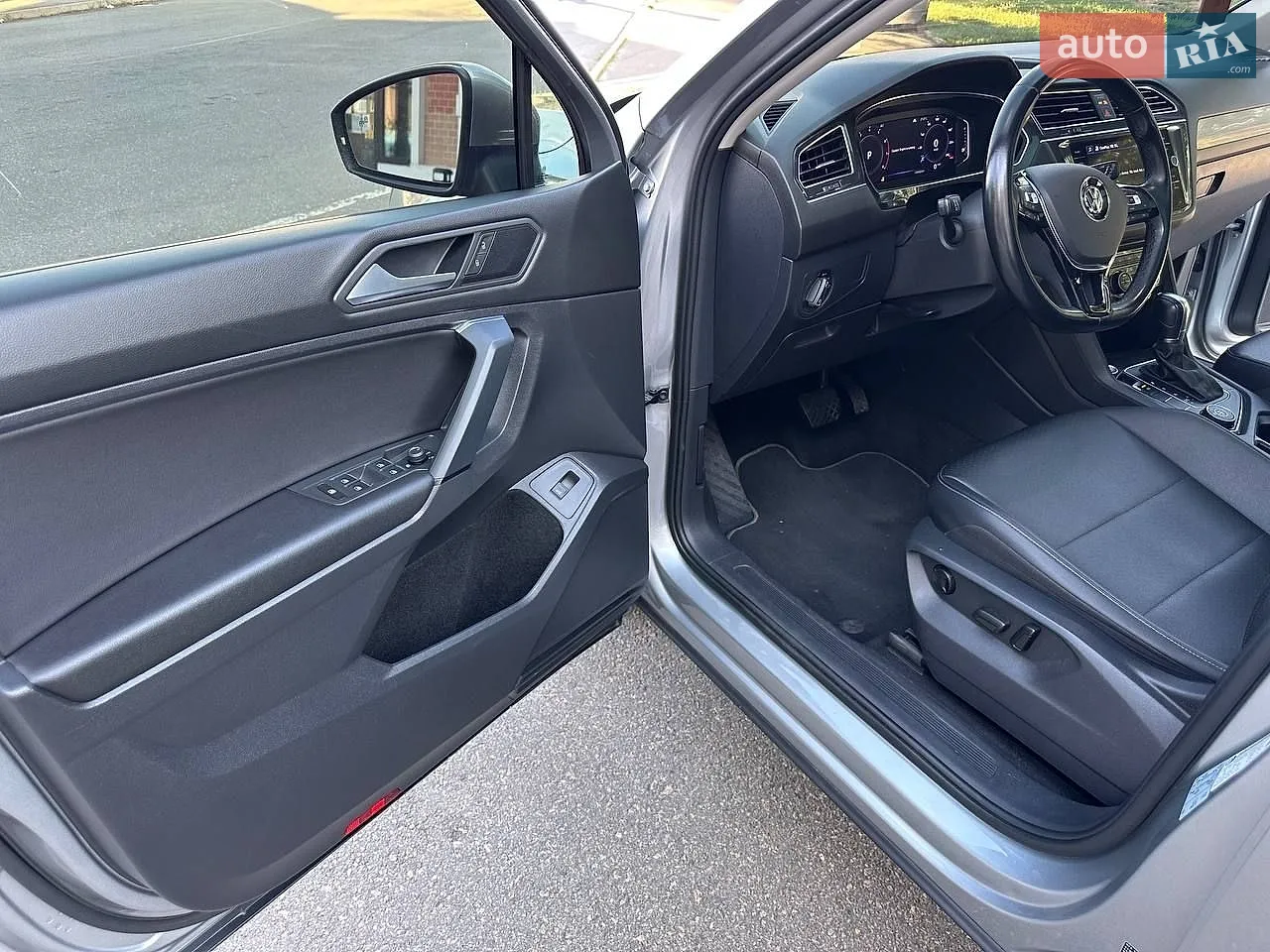 2019 Volkswagen Tiguan - мініатюра 32