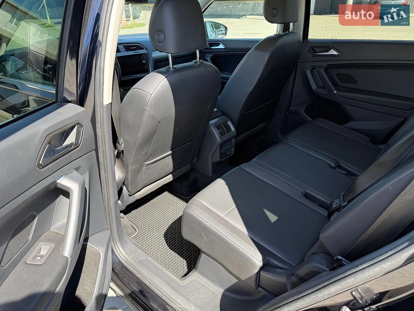 2017 Volkswagen Tiguan - мініатюра 11