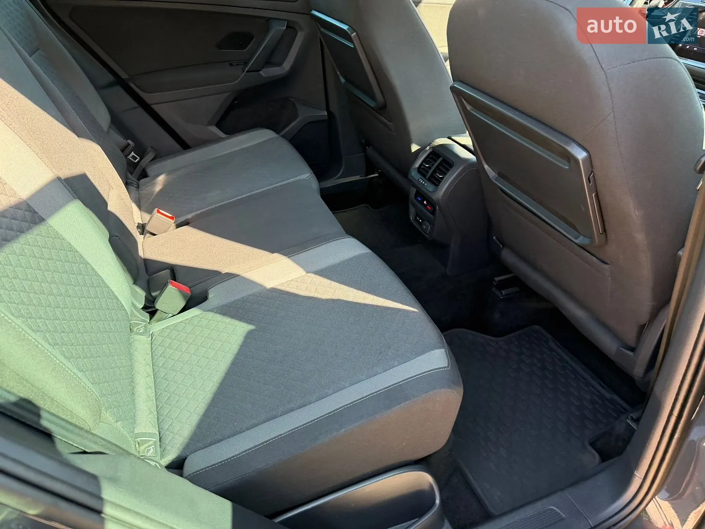 2020 Volkswagen Tiguan - мініатюра 12