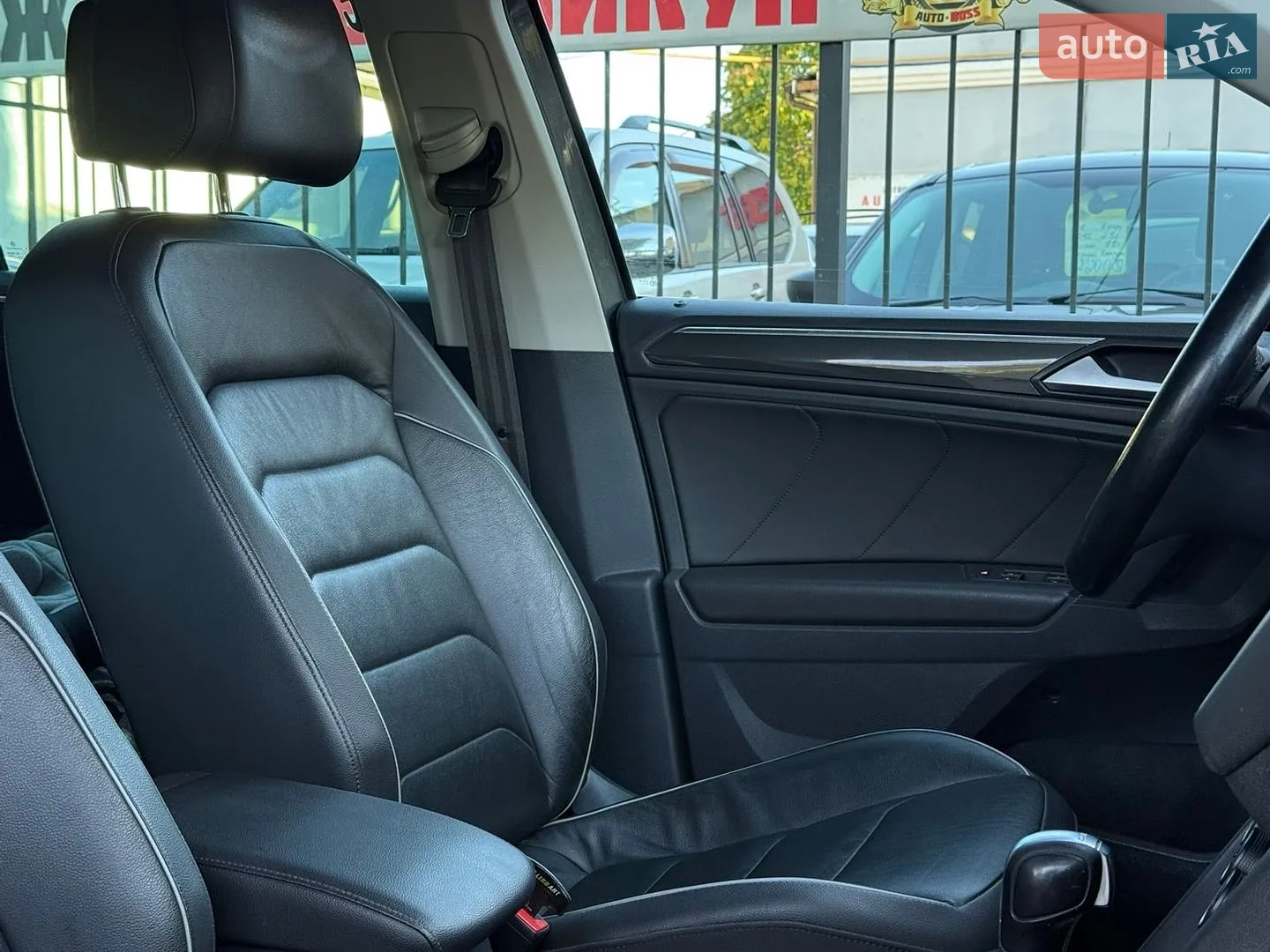 2018 Volkswagen Tiguan - мініатюра 32