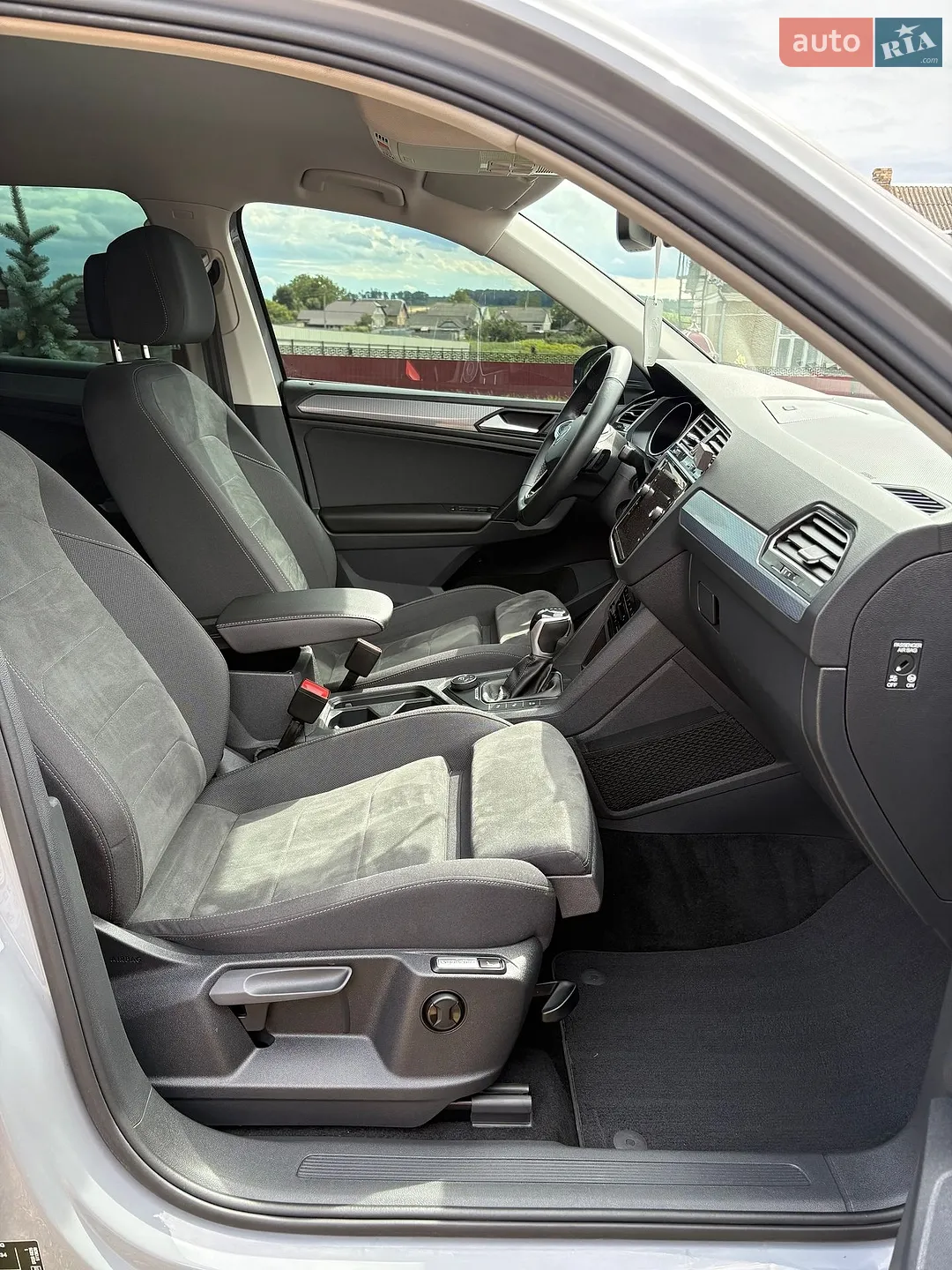 2020 Volkswagen Tiguan - мініатюра 25