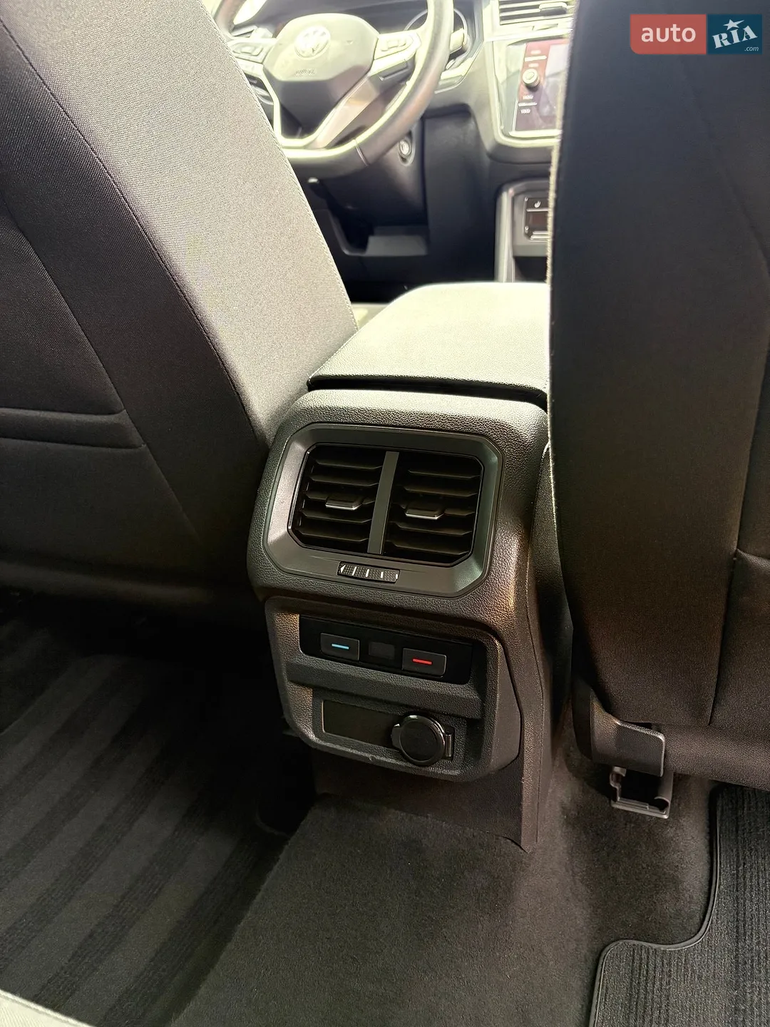 2020 Volkswagen Tiguan - мініатюра 27