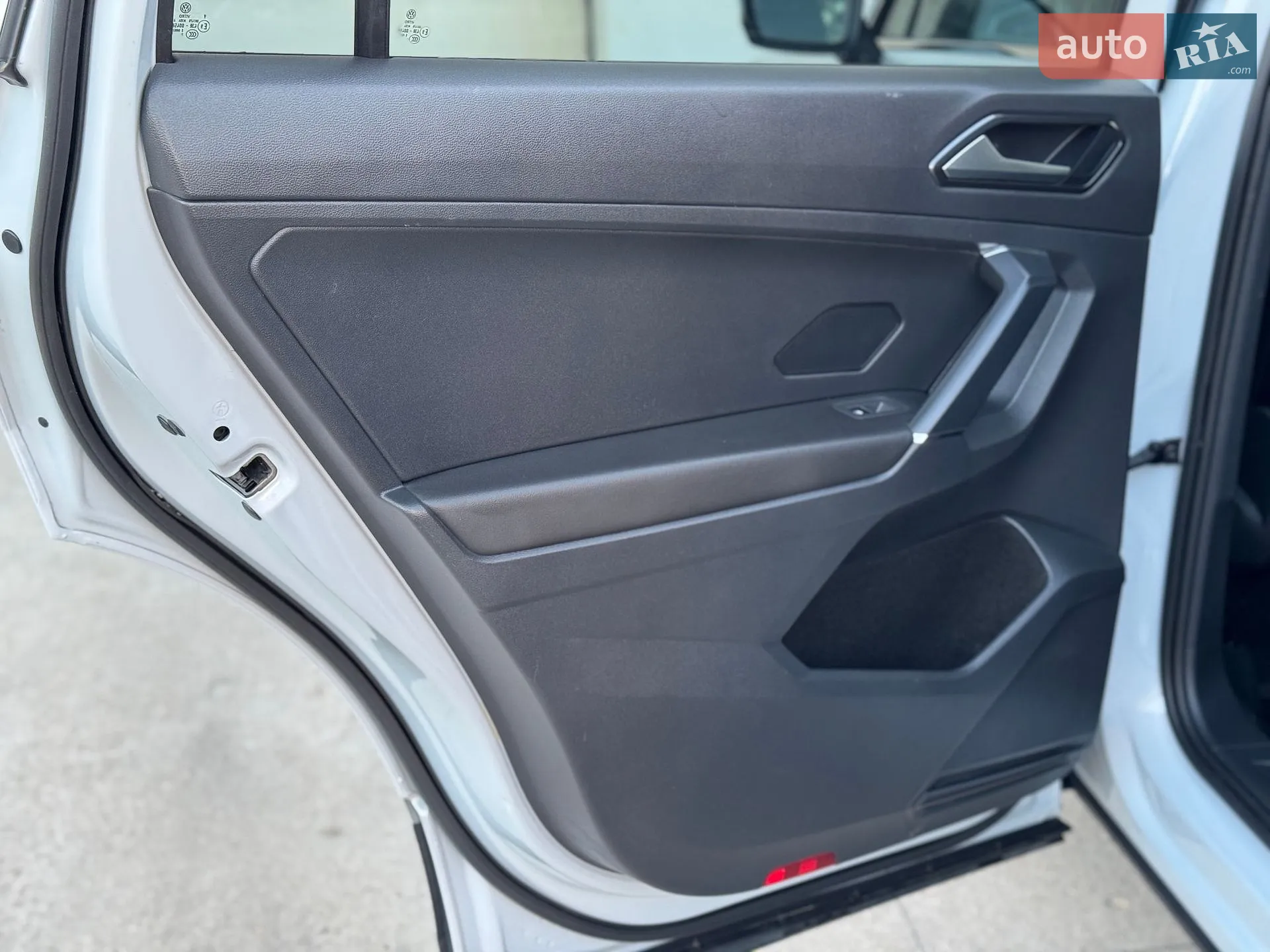 2018 Volkswagen Tiguan - мініатюра 41