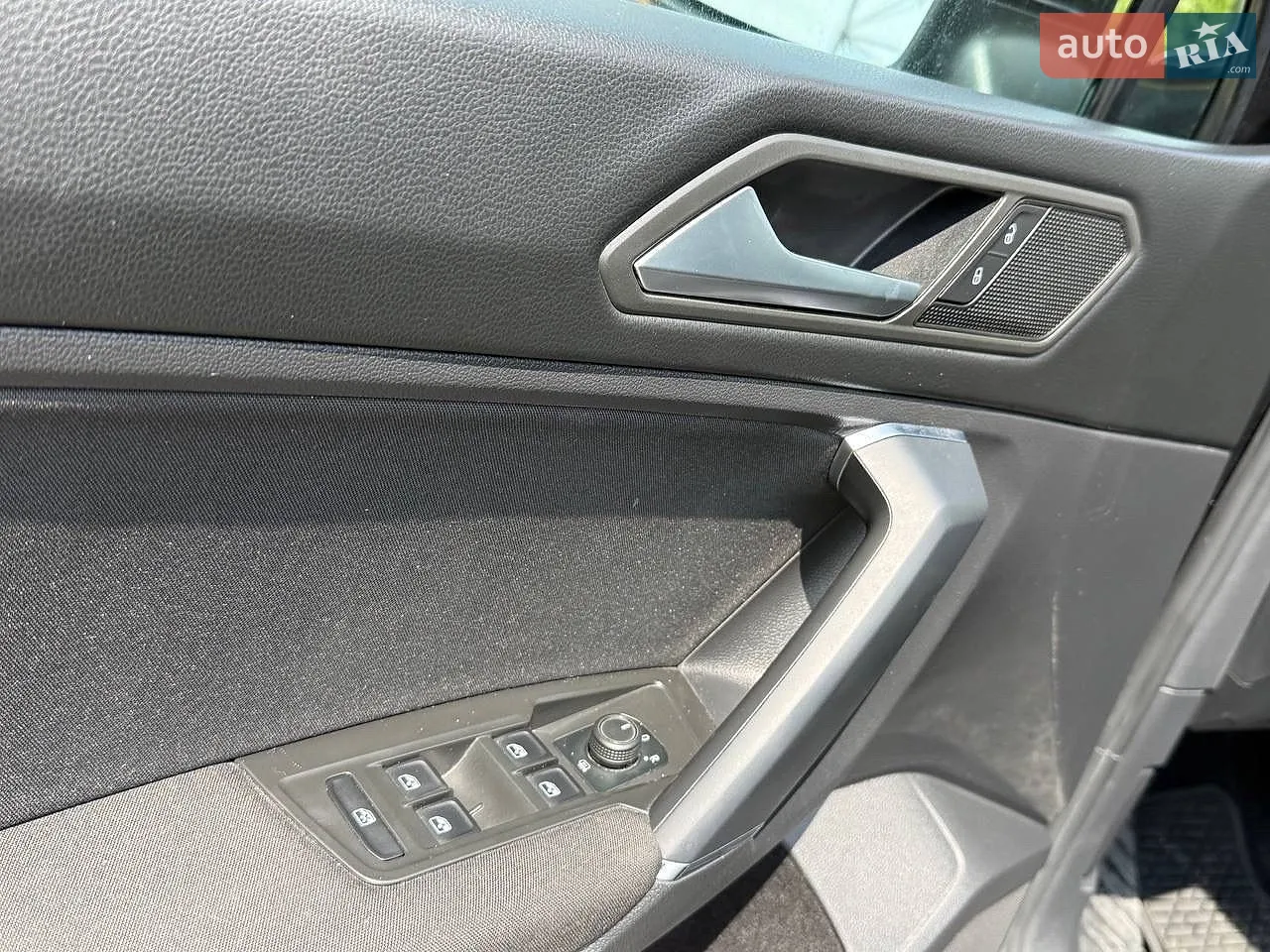 2020 Volkswagen Tiguan - мініатюра 41