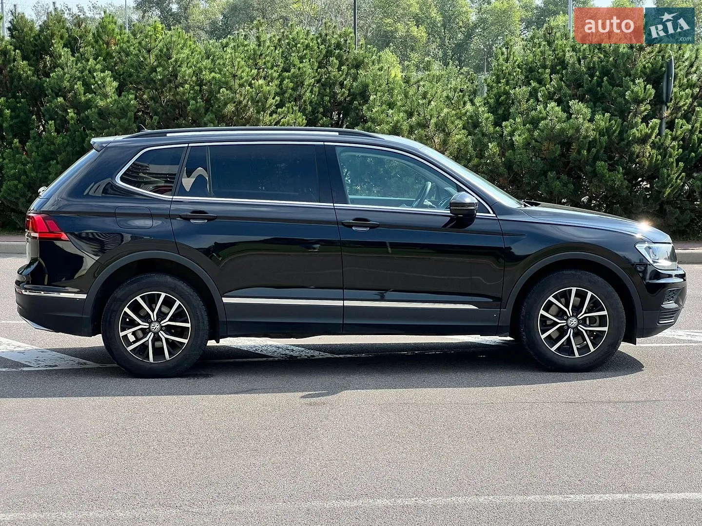 2021 Volkswagen Tiguan - мініатюра 24