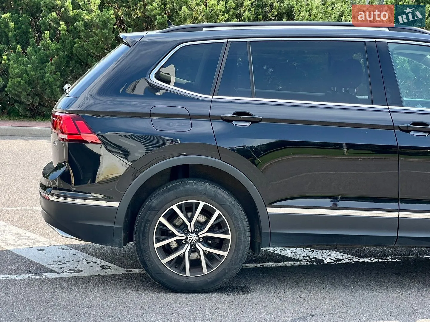 2021 Volkswagen Tiguan - мініатюра 25