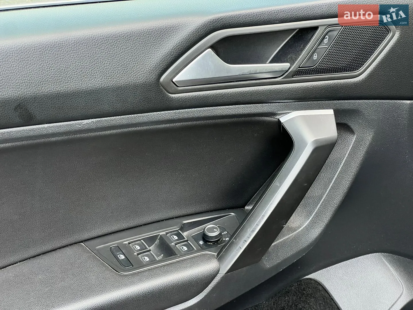2021 Volkswagen Tiguan - мініатюра 28