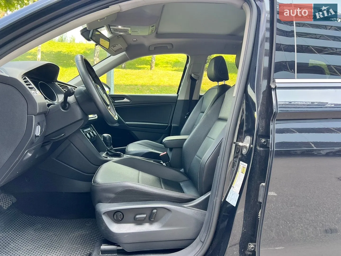 2021 Volkswagen Tiguan - мініатюра 29