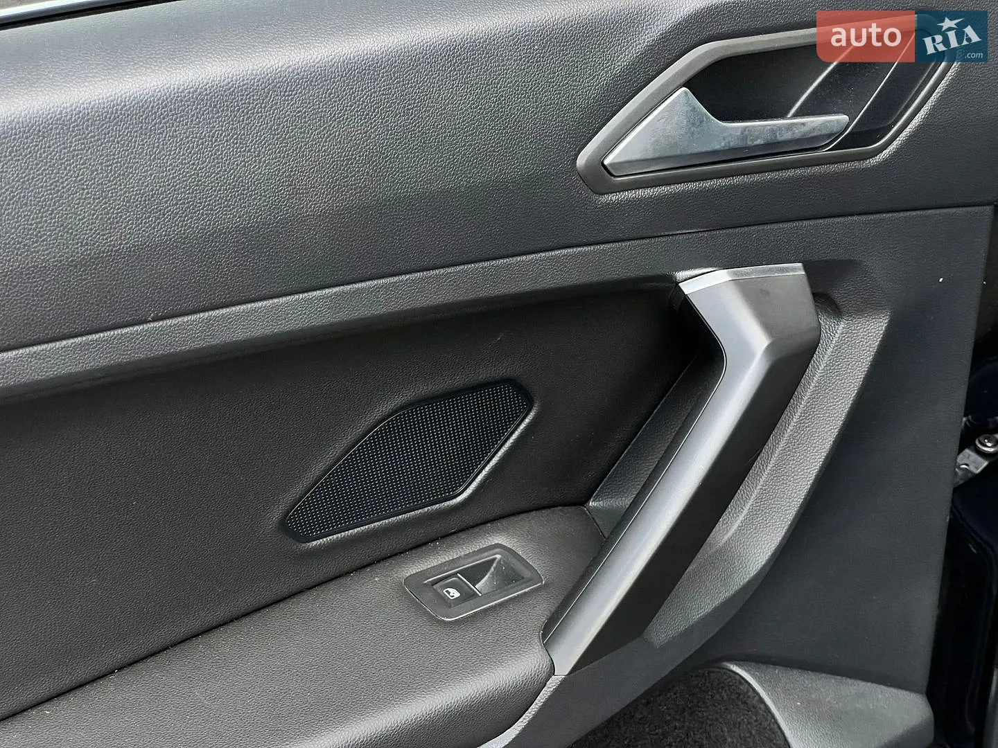 2021 Volkswagen Tiguan - мініатюра 42