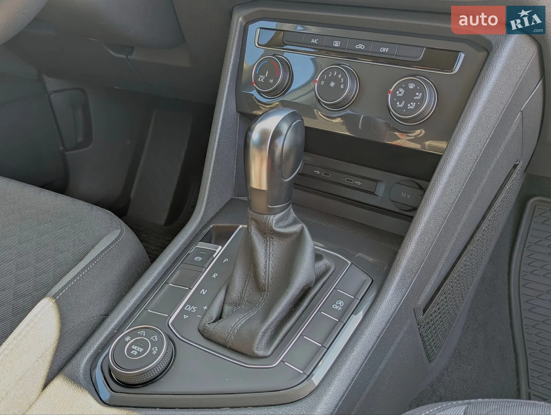 2019 Volkswagen Tiguan - мініатюра 11