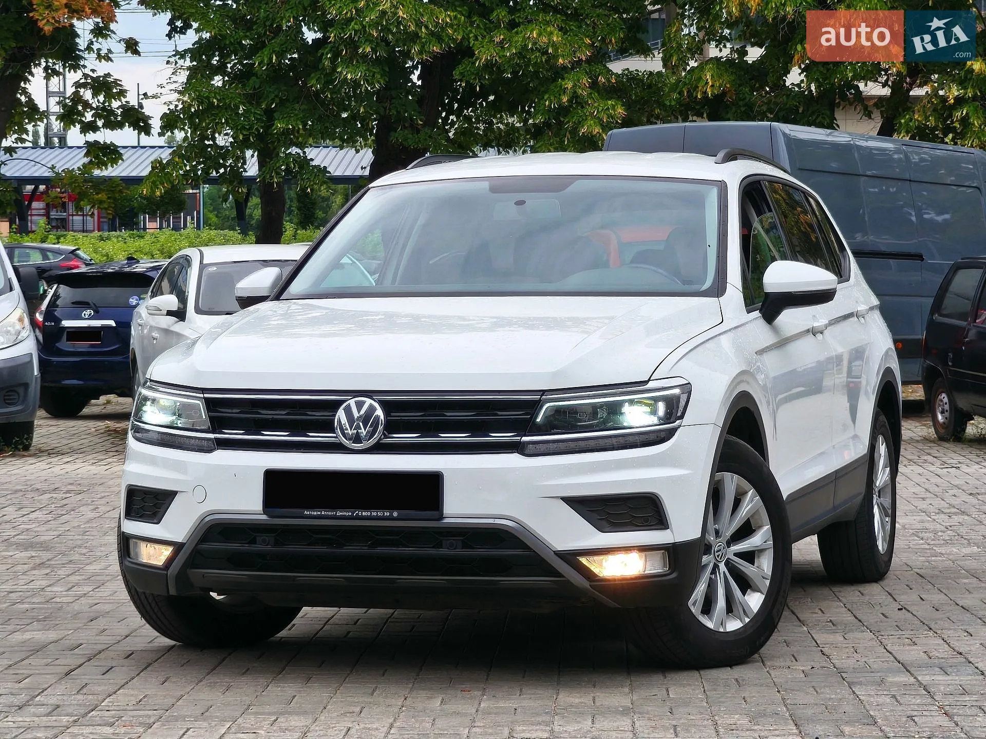 2017 Volkswagen Tiguan - мініатюра 2