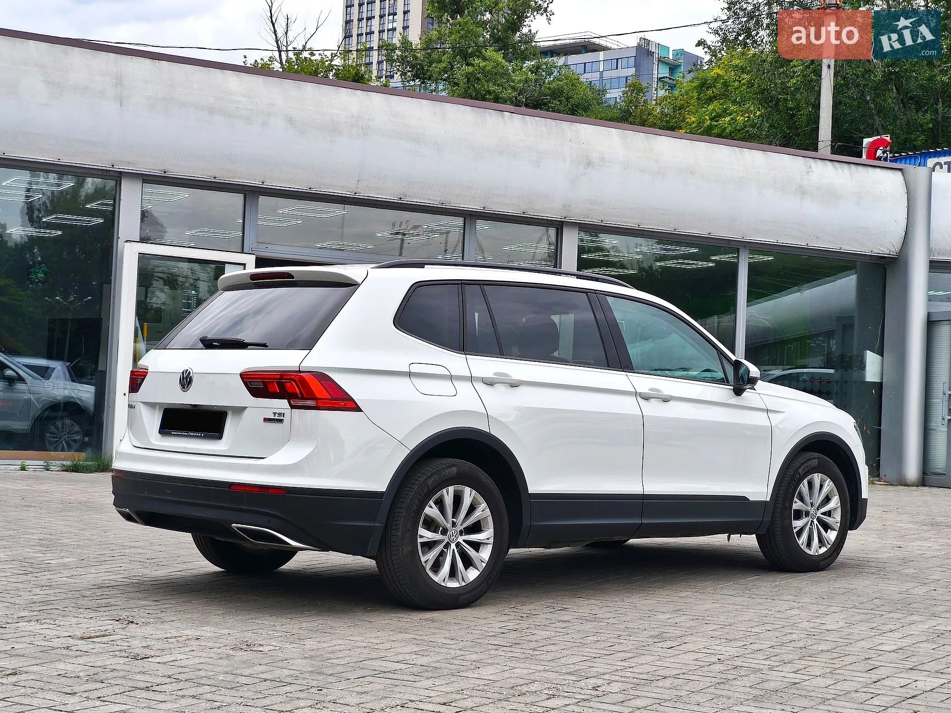 2017 Volkswagen Tiguan - мініатюра 6