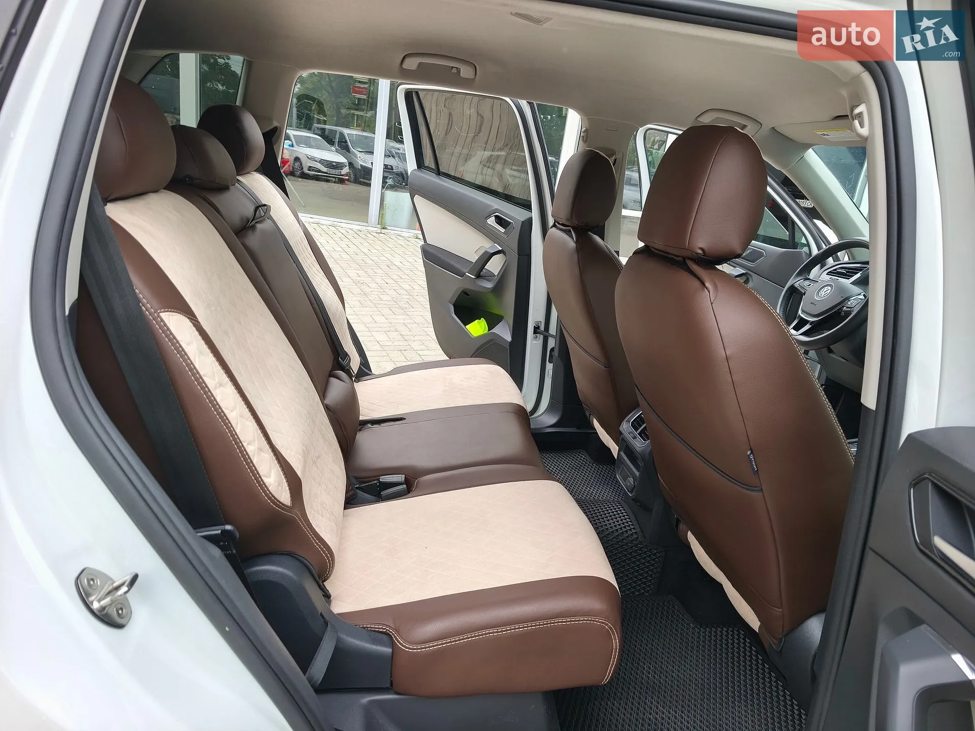 2017 Volkswagen Tiguan - мініатюра 12