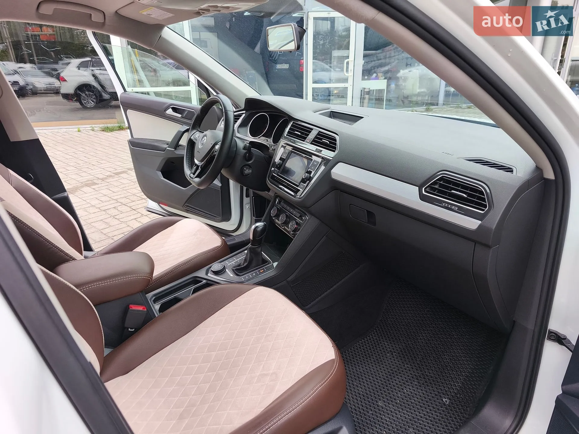2017 Volkswagen Tiguan - мініатюра 13