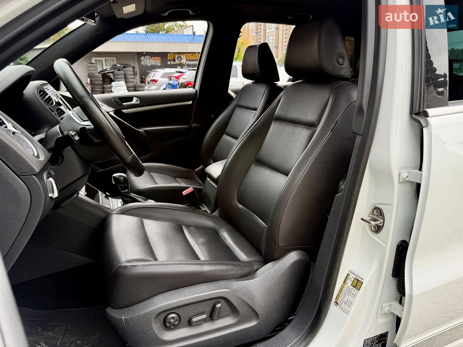 2016 Volkswagen Tiguan - мініатюра 8