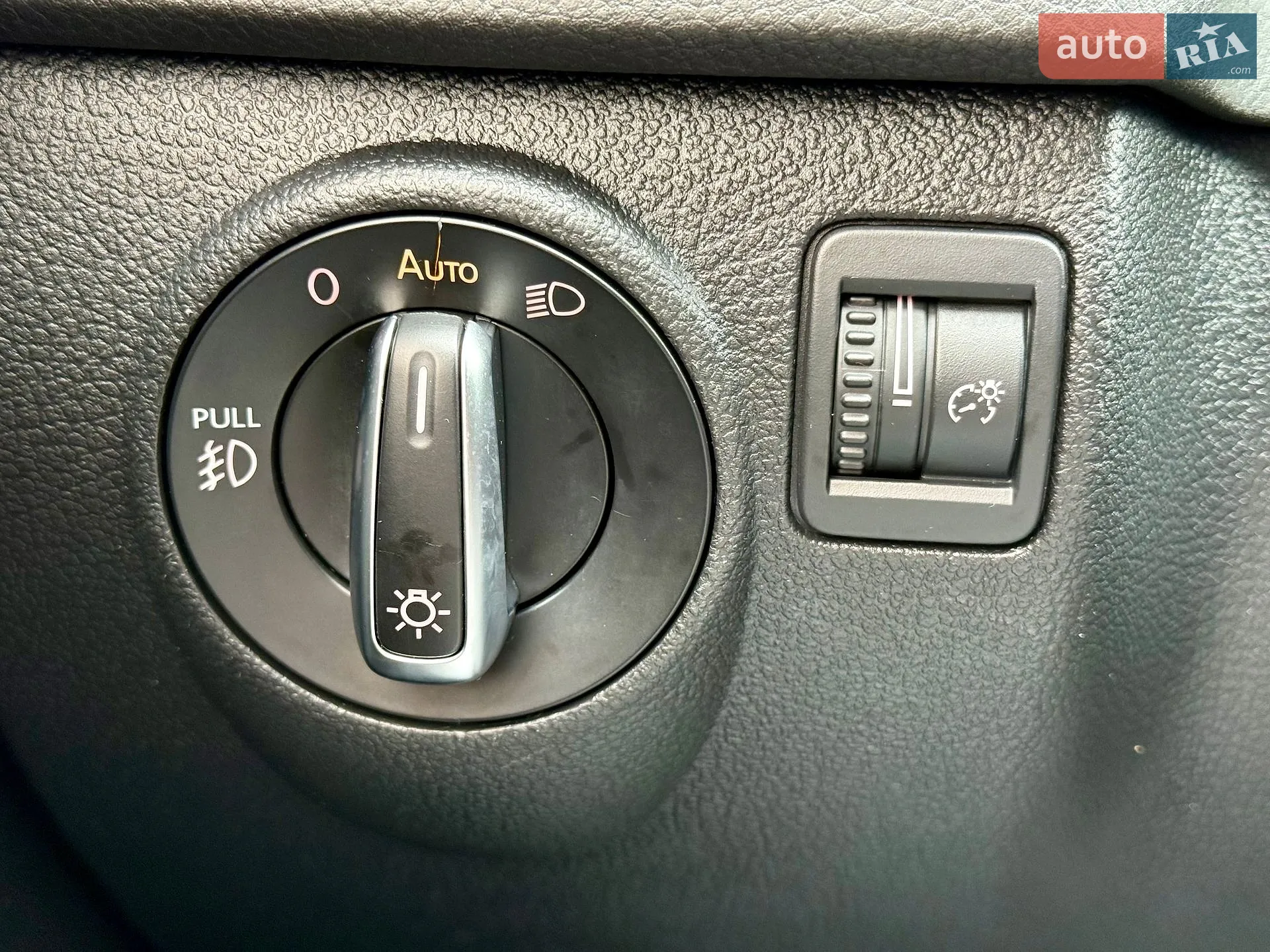 2016 Volkswagen Tiguan - мініатюра 19
