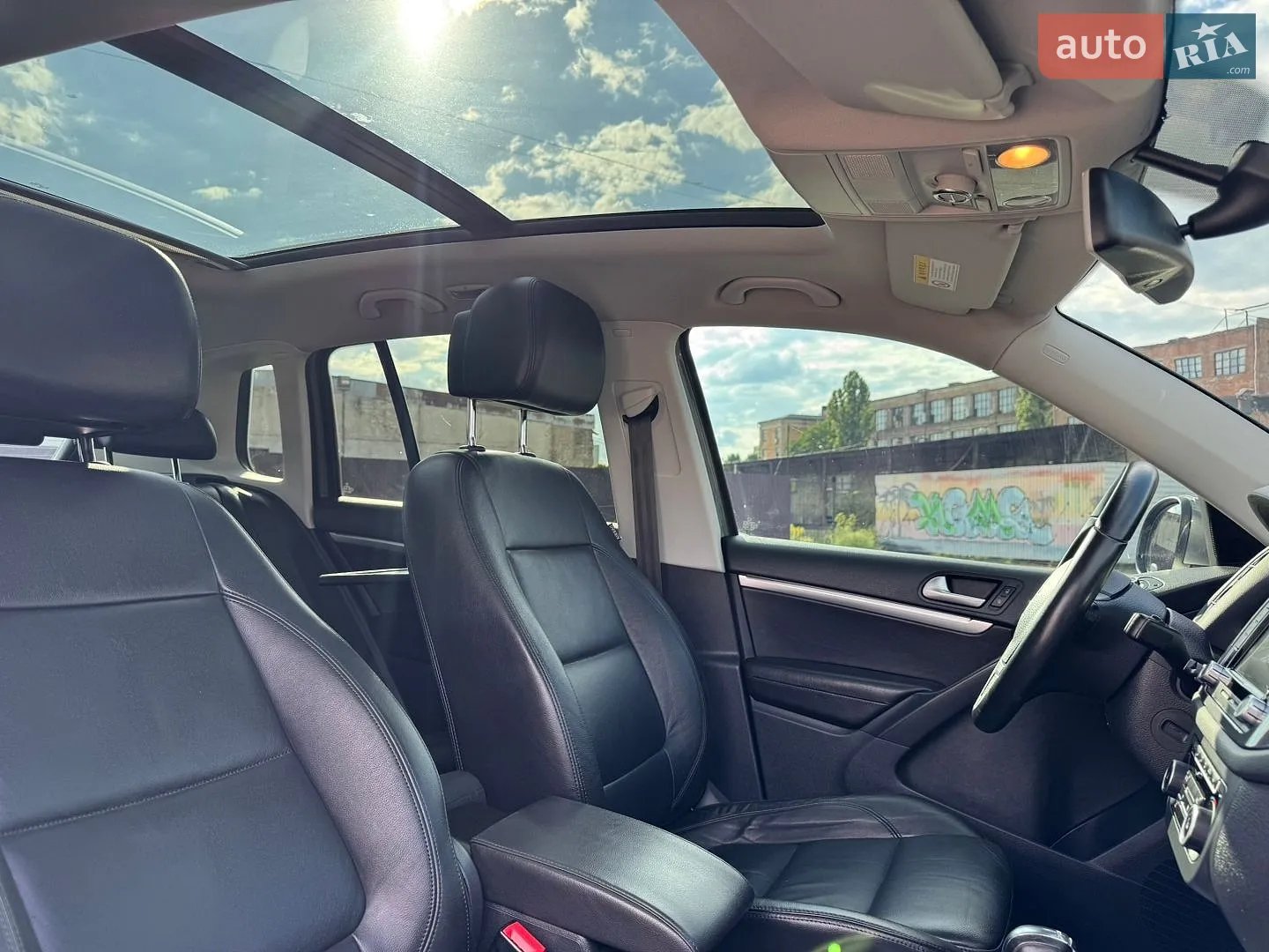 2013 Volkswagen Tiguan - мініатюра 32