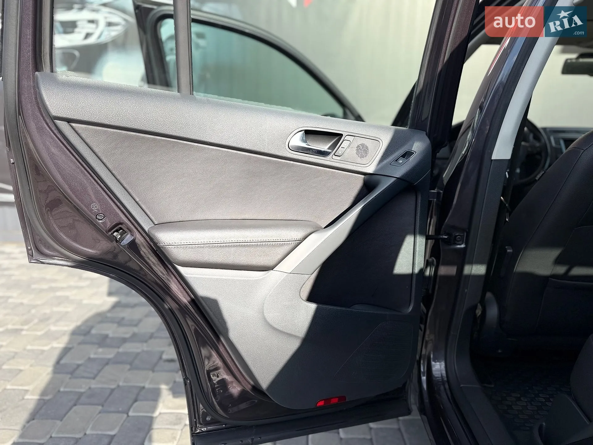 2016 Volkswagen Tiguan - мініатюра 26