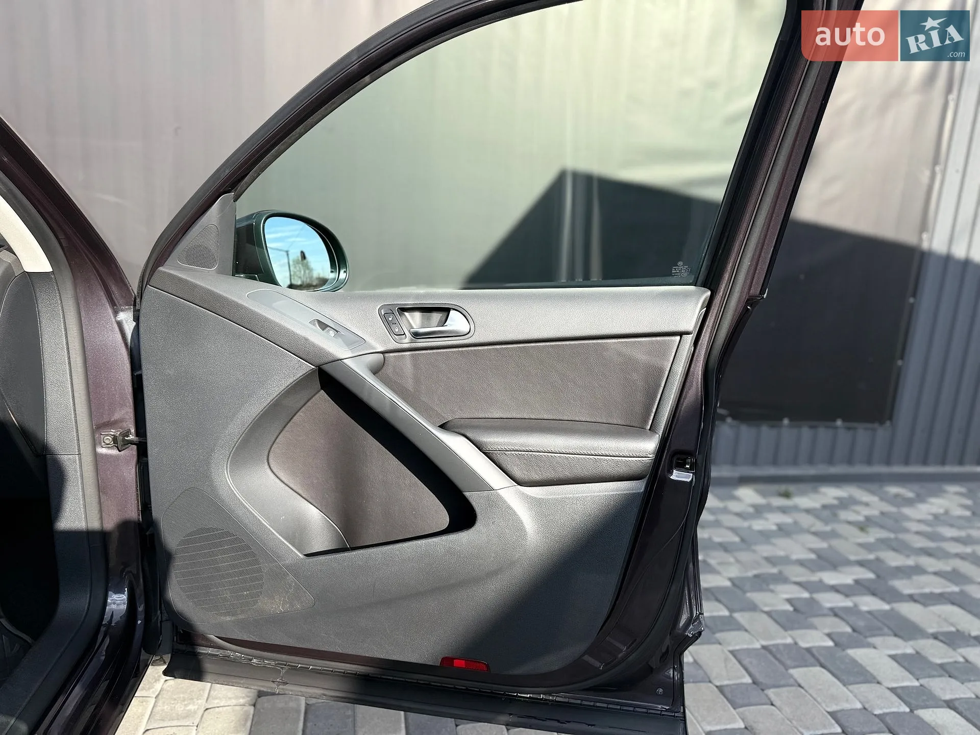 2016 Volkswagen Tiguan - мініатюра 31