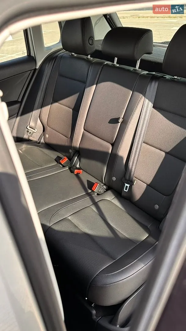 2017 Volkswagen Tiguan - мініатюра 35