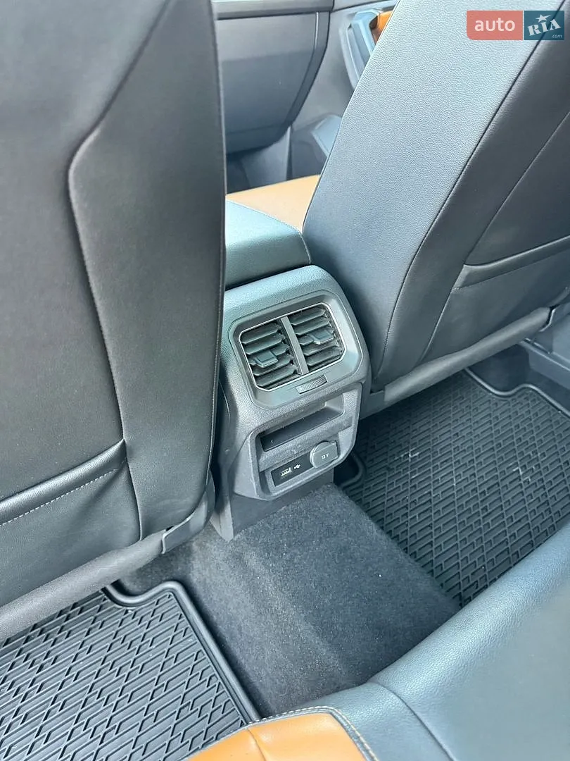 2017 Volkswagen Tiguan - мініатюра 11