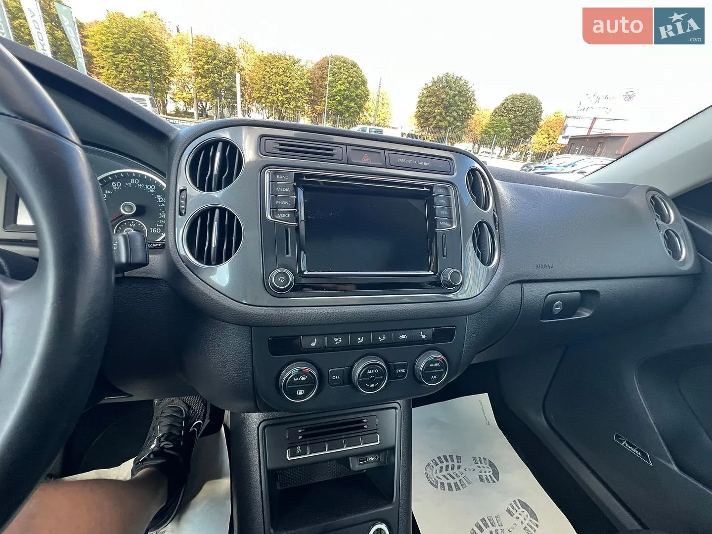 2016 Volkswagen Tiguan - мініатюра 23