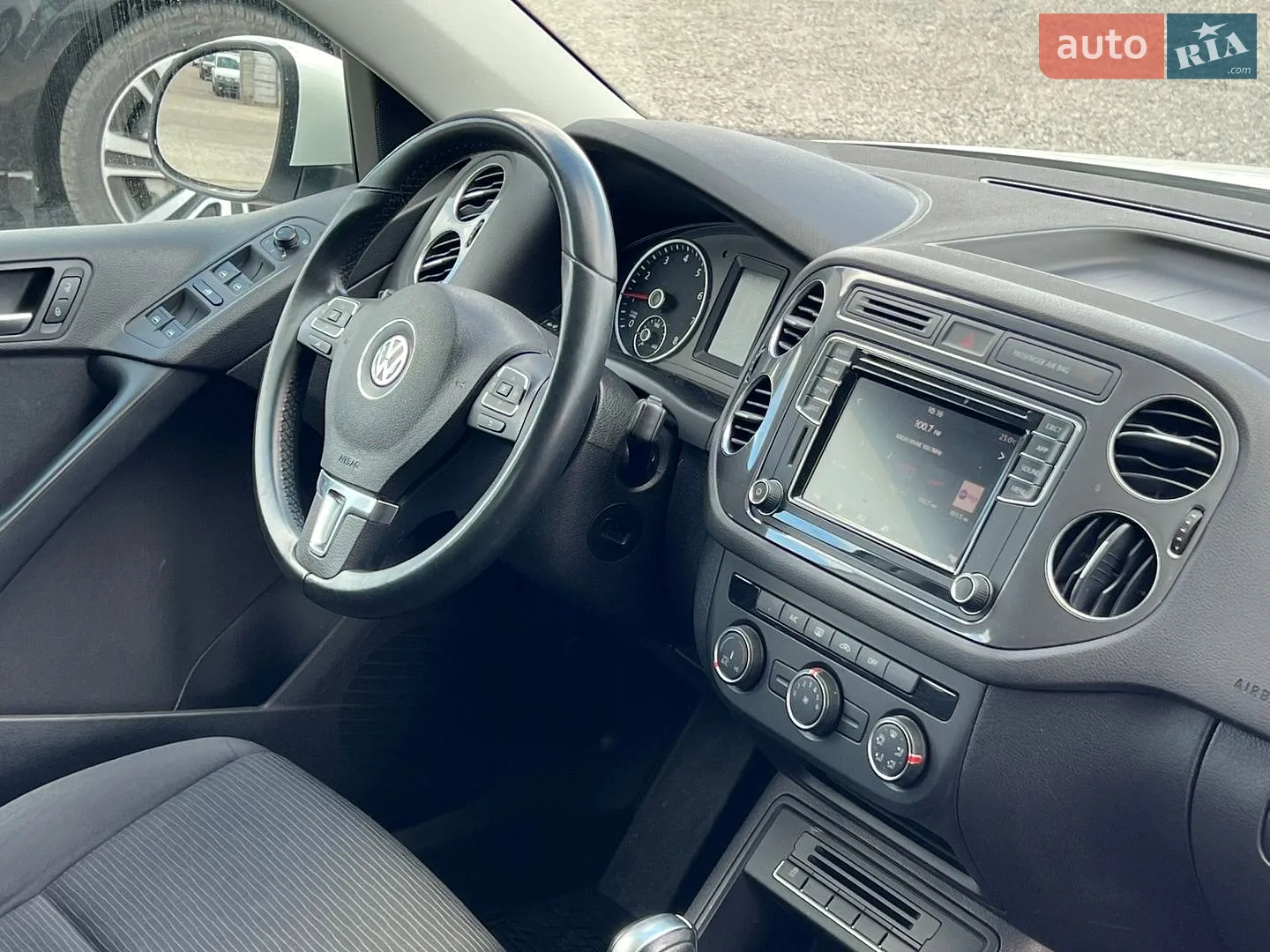 2017 Volkswagen Tiguan - мініатюра 19