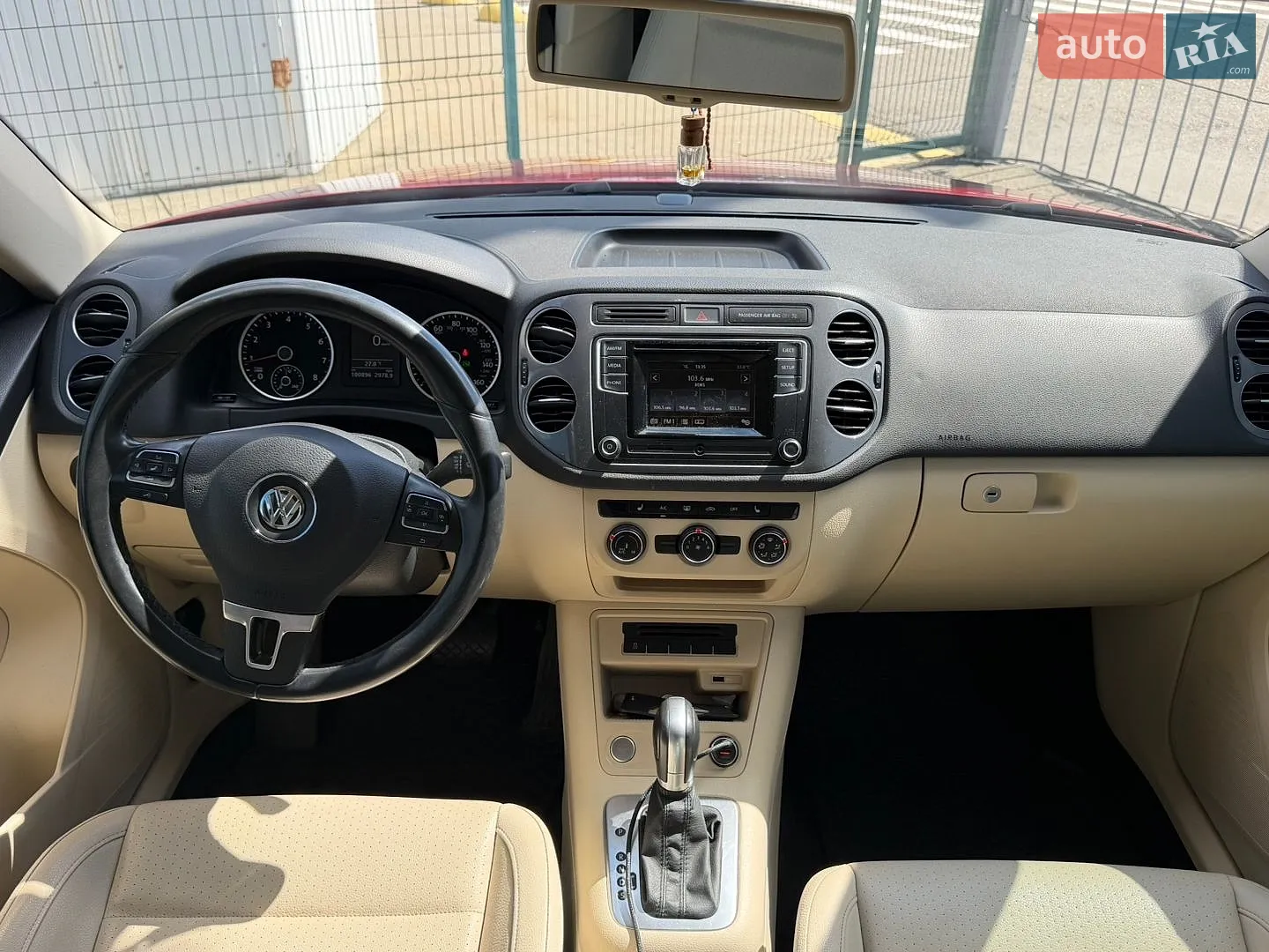 2016 Volkswagen Tiguan - мініатюра 27