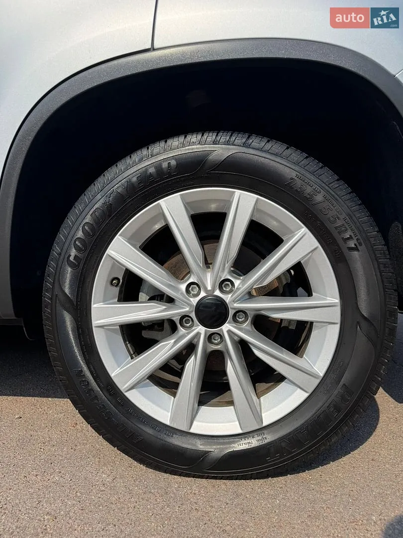 2017 Volkswagen Tiguan - мініатюра 14