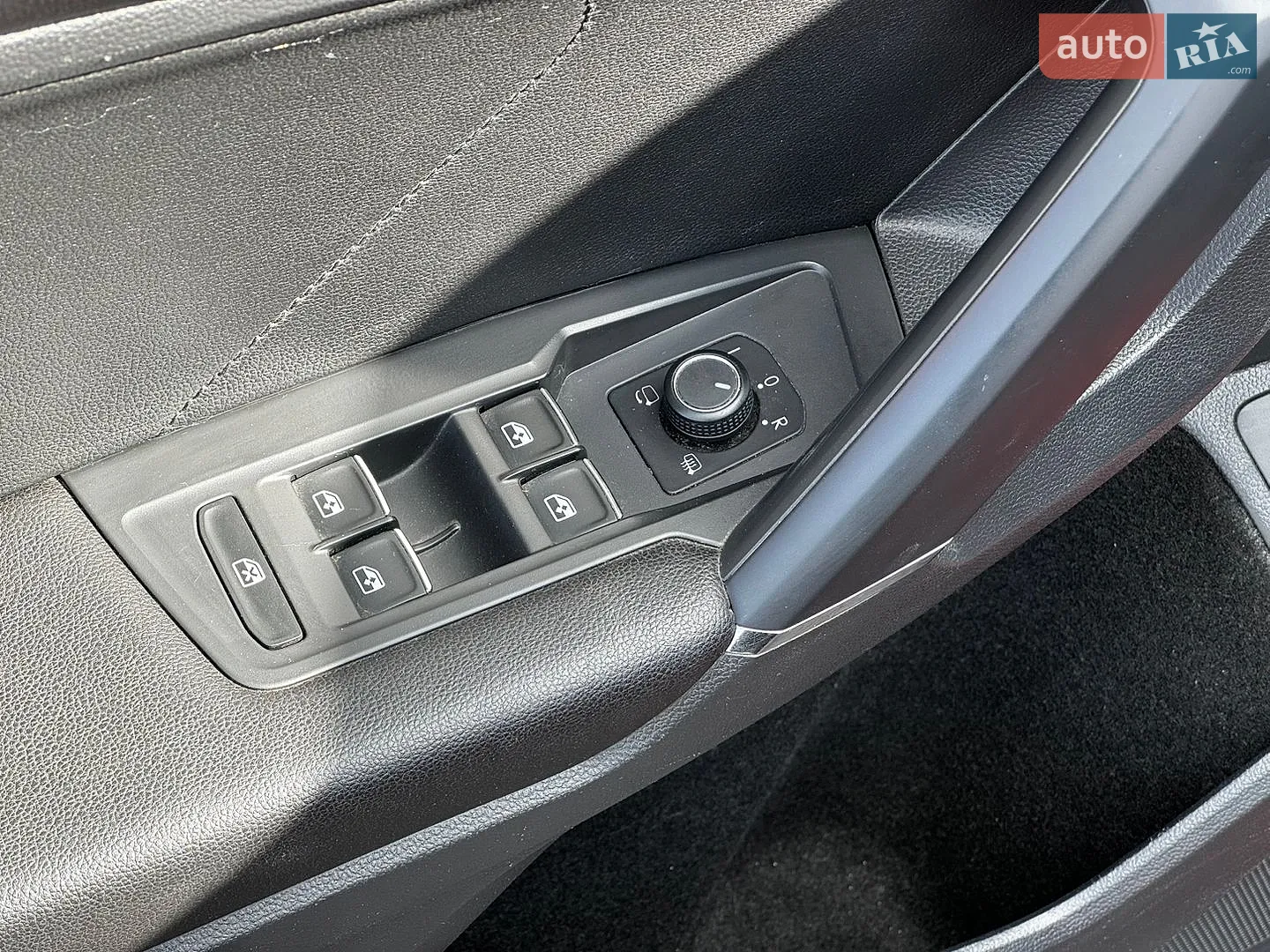 2018 Volkswagen Tiguan - мініатюра 19