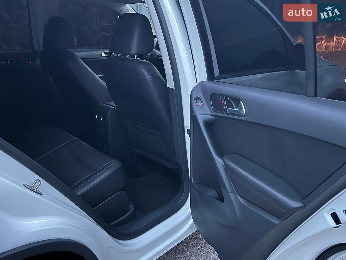 2016 Volkswagen Tiguan - мініатюра 35