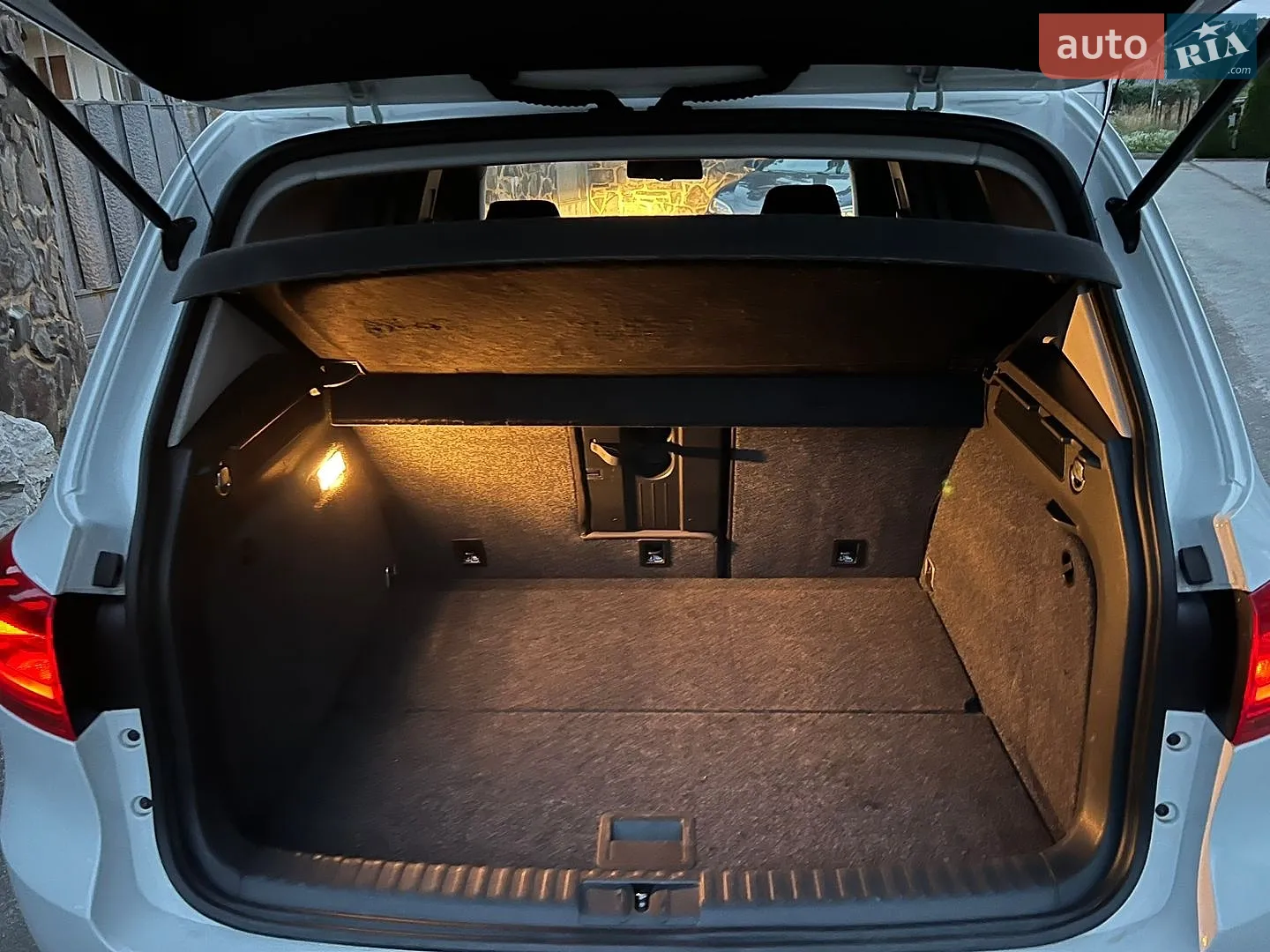2016 Volkswagen Tiguan - мініатюра 40