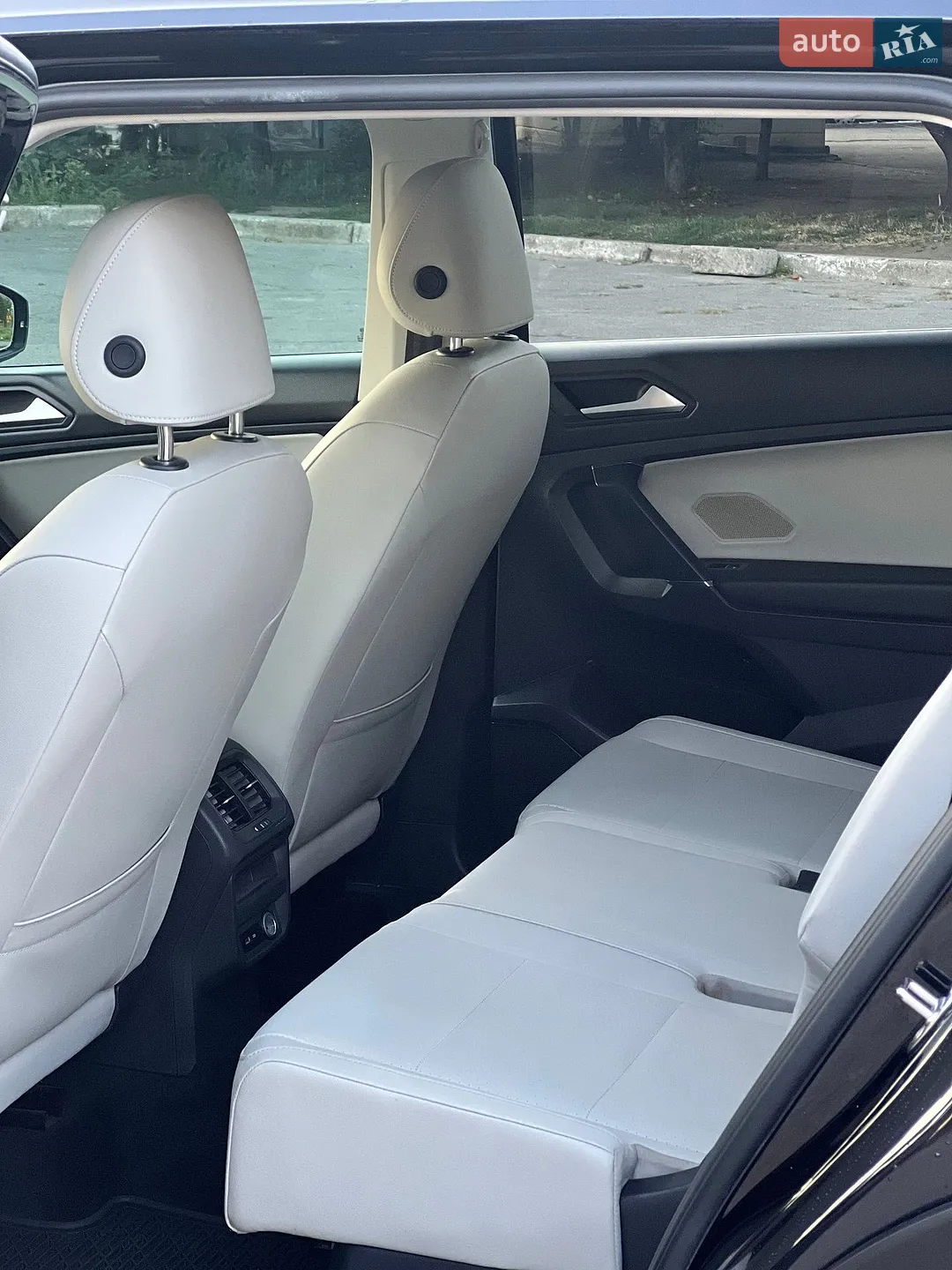 2020 Volkswagen Tiguan - мініатюра 9