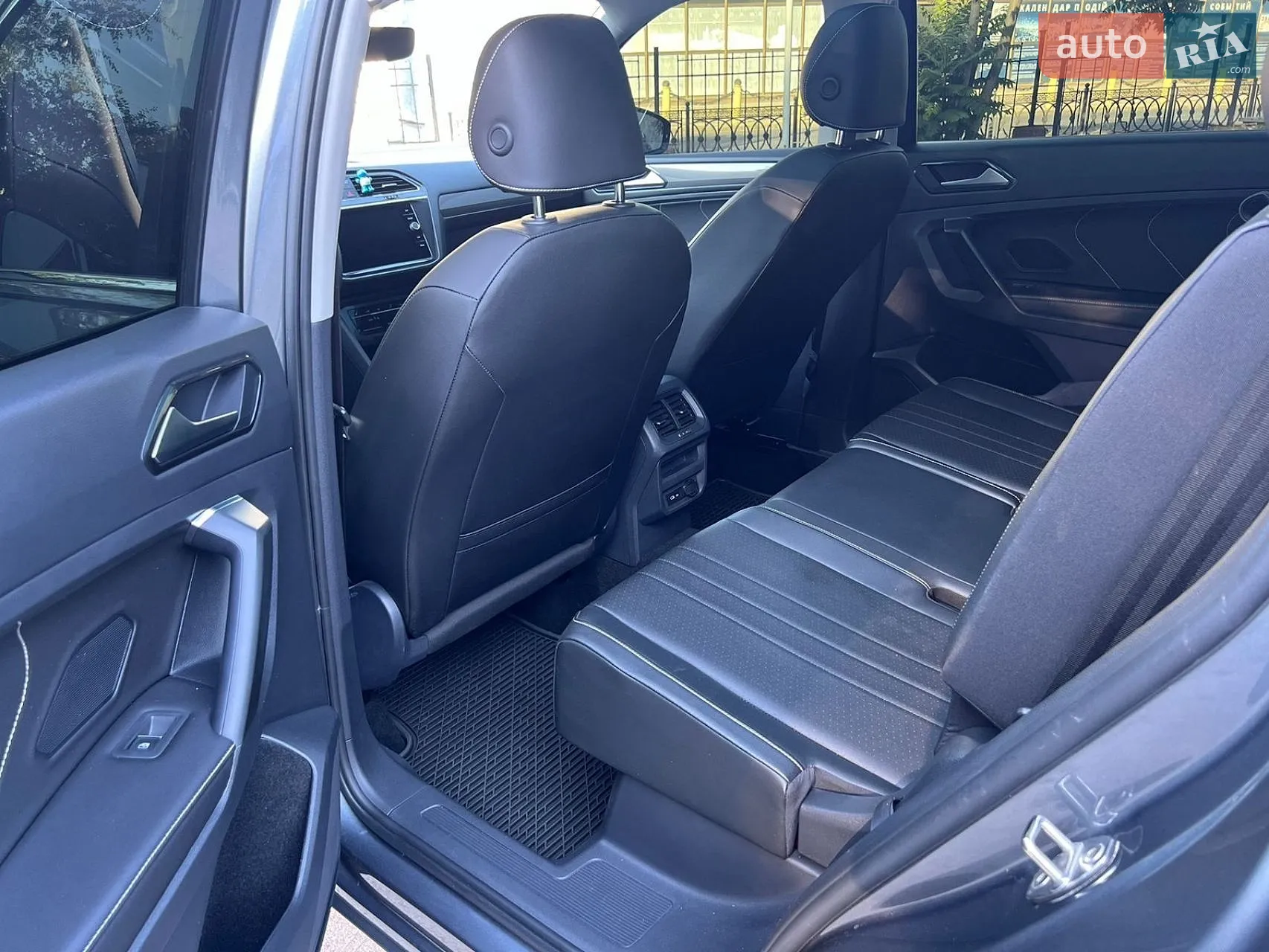 2022 Volkswagen Tiguan - мініатюра 12
