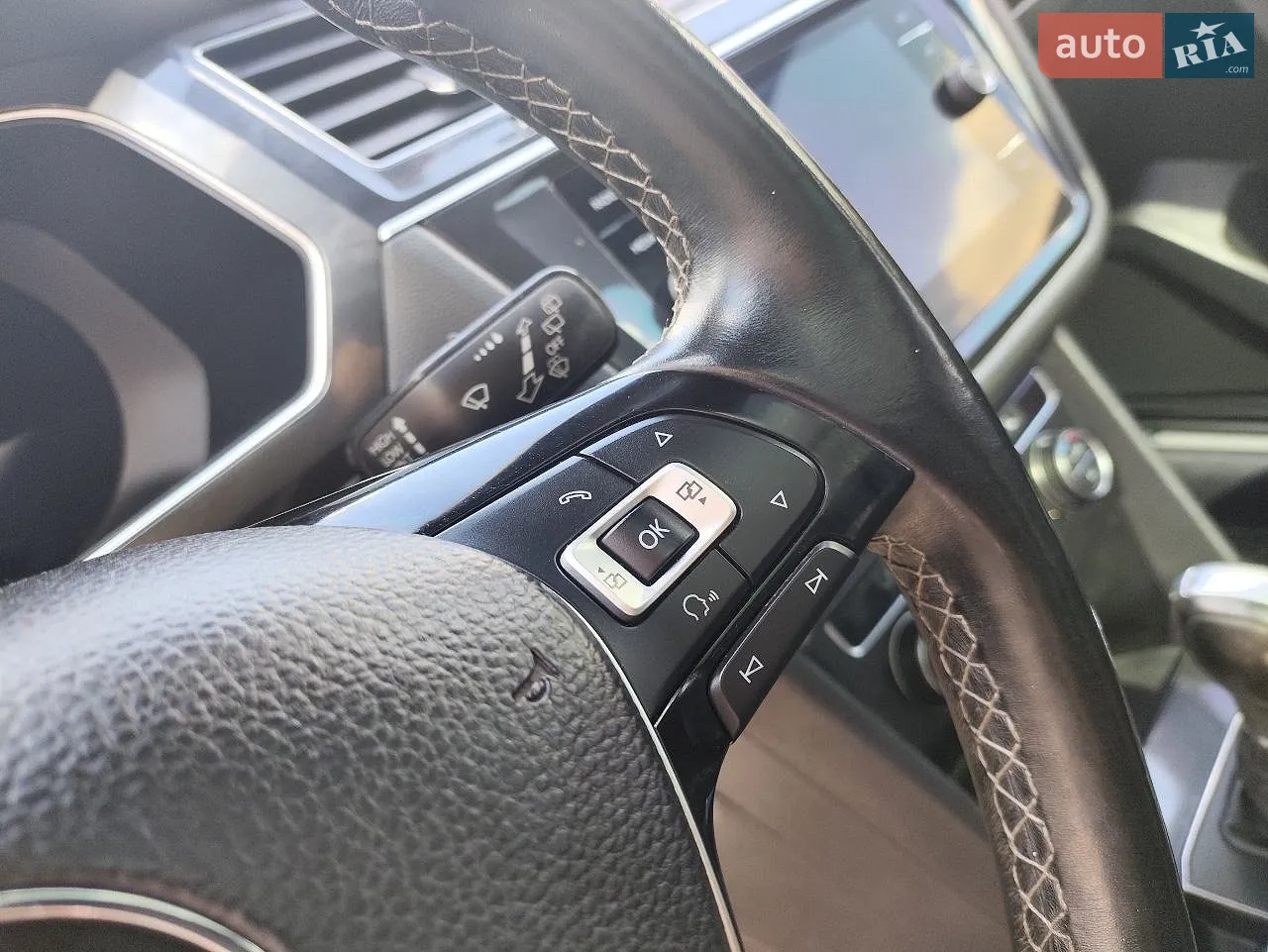 2018 Volkswagen Tiguan - мініатюра 38