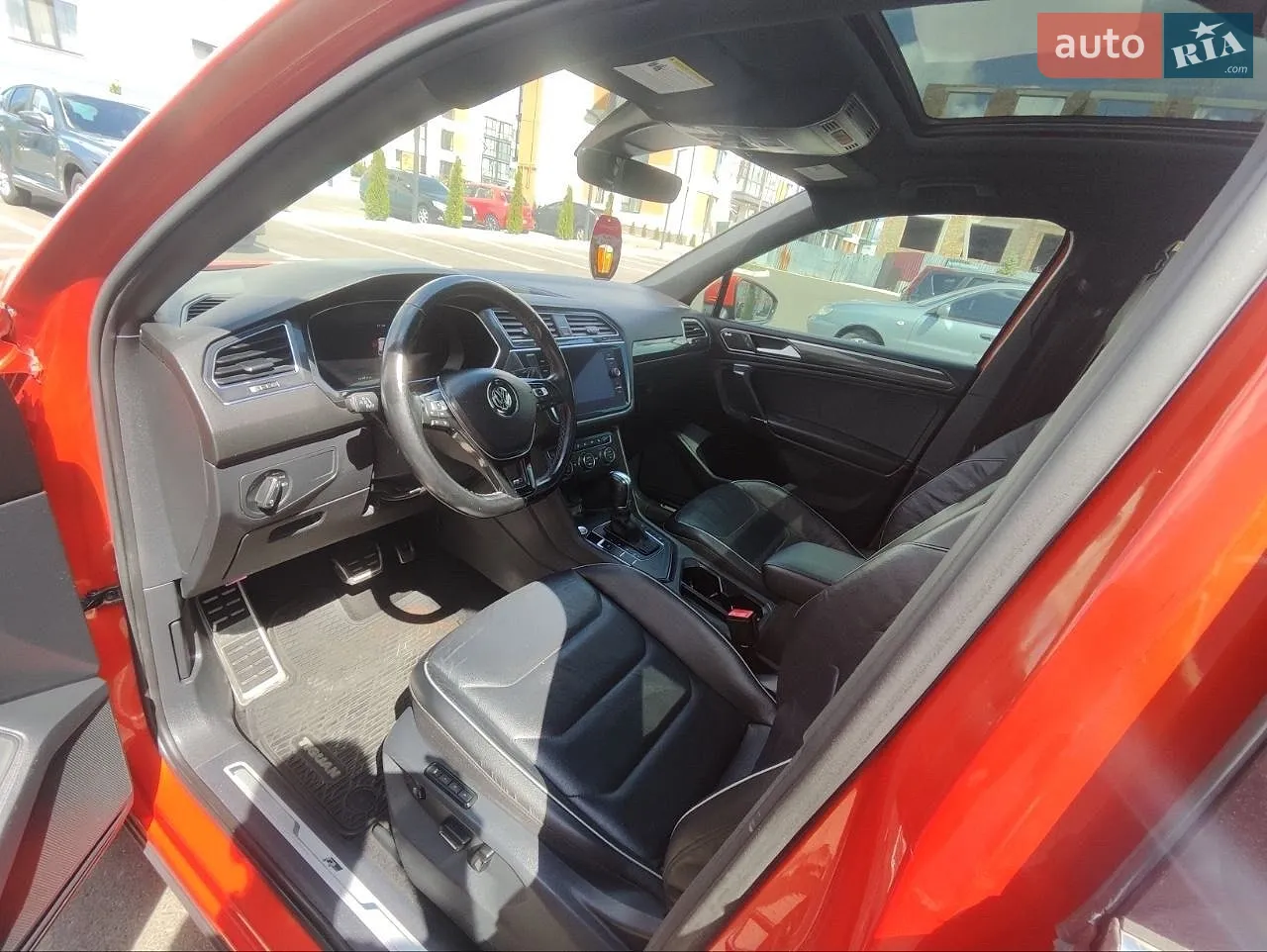 2018 Volkswagen Tiguan - мініатюра 39