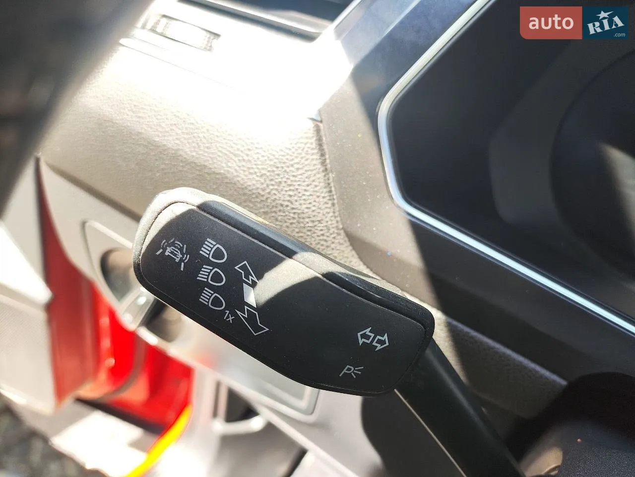 2018 Volkswagen Tiguan - мініатюра 37