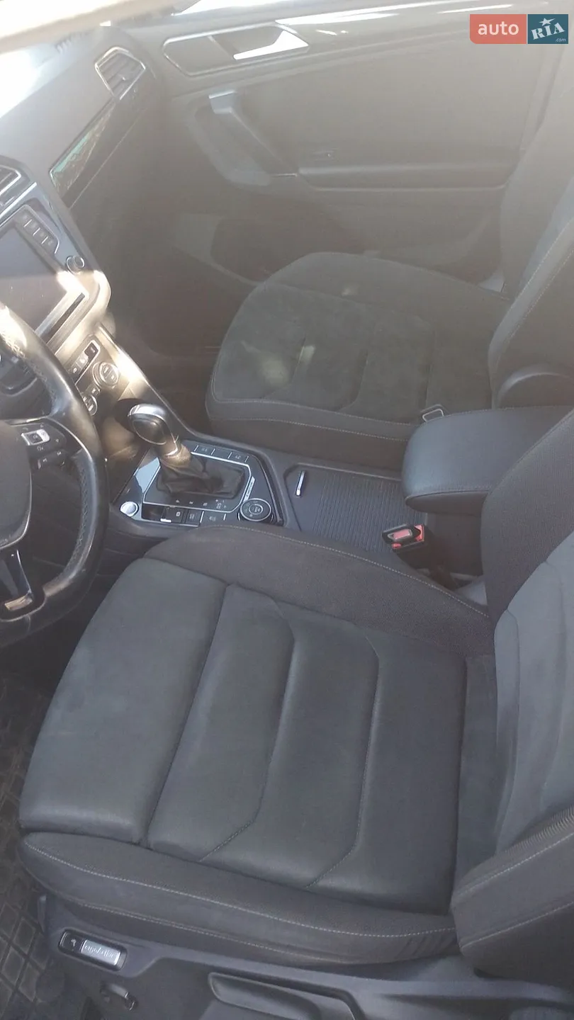 2016 Volkswagen Tiguan - мініатюра 10