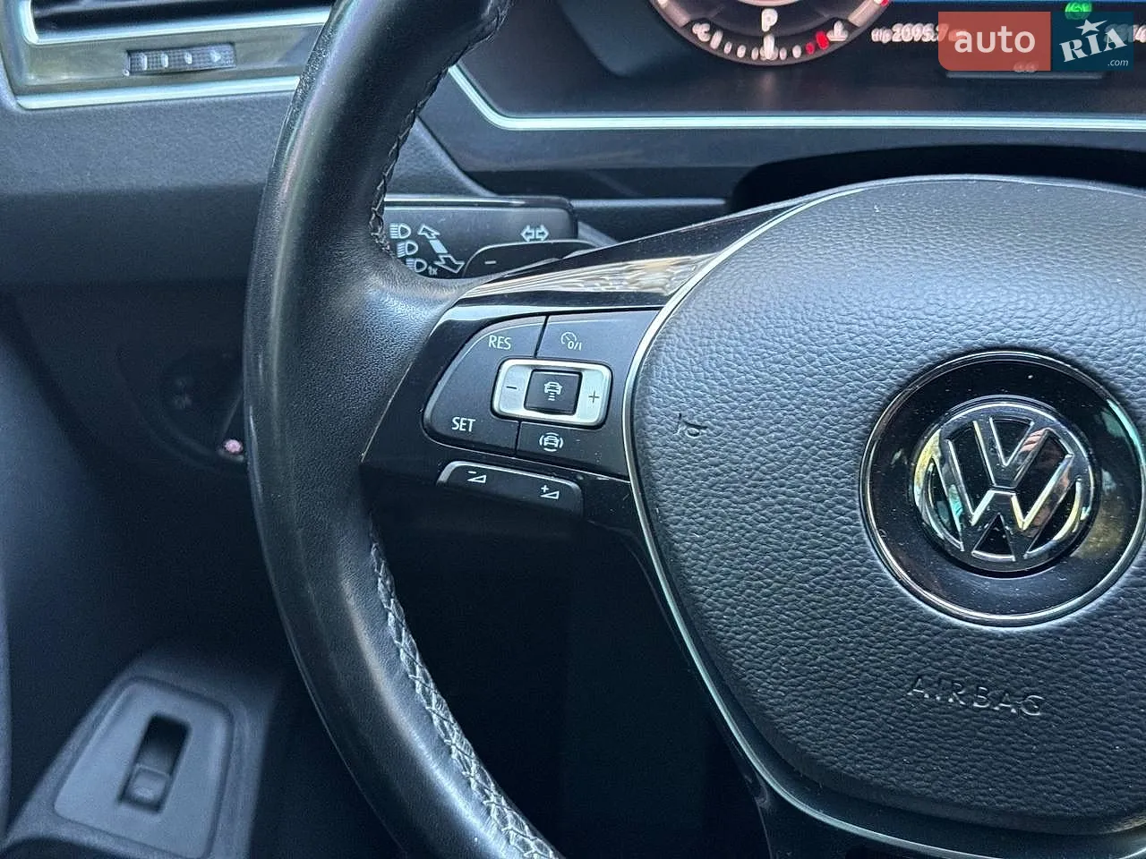 2018 Volkswagen Tiguan - мініатюра 40