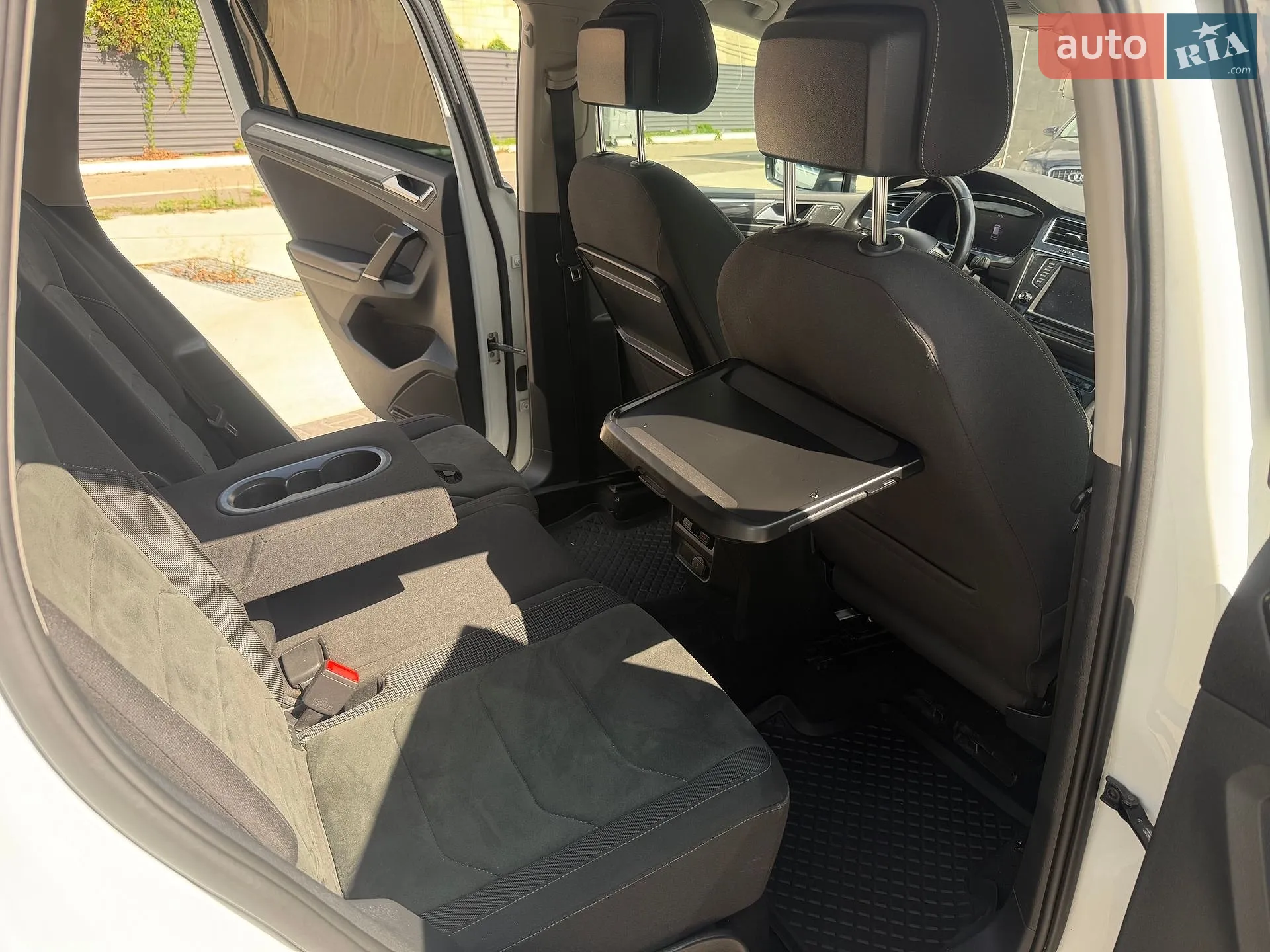 2016 Volkswagen Tiguan - мініатюра 12