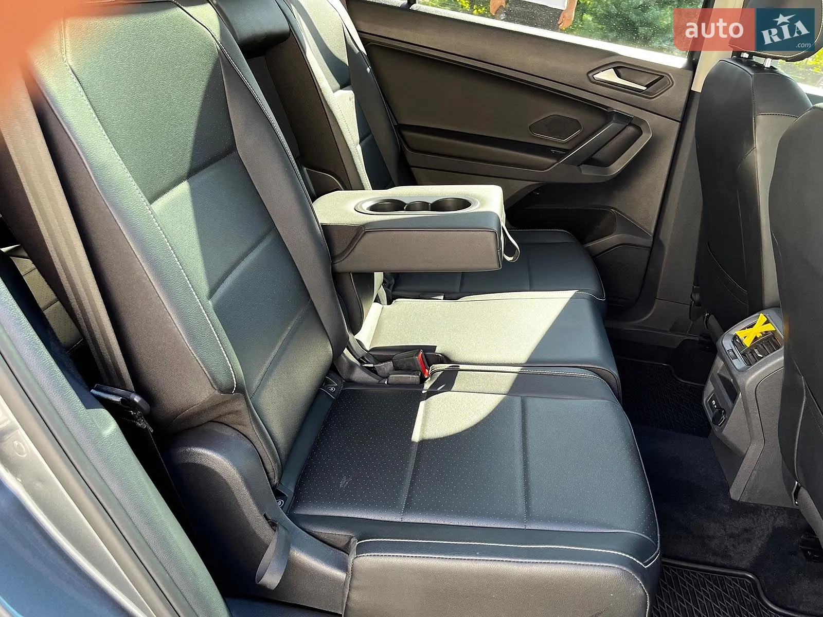 2021 Volkswagen Tiguan - мініатюра 24