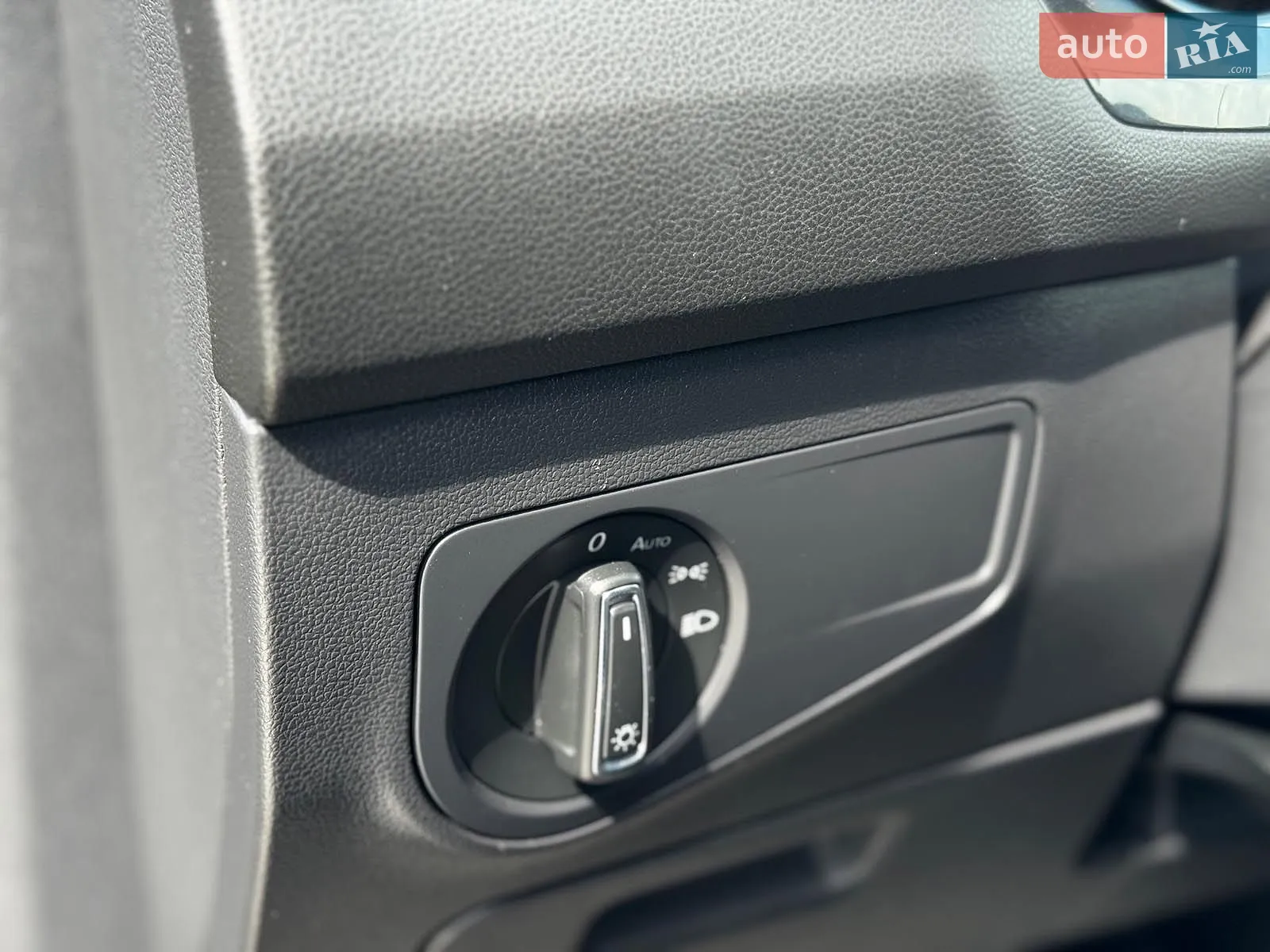 2021 Volkswagen Tiguan - мініатюра 23