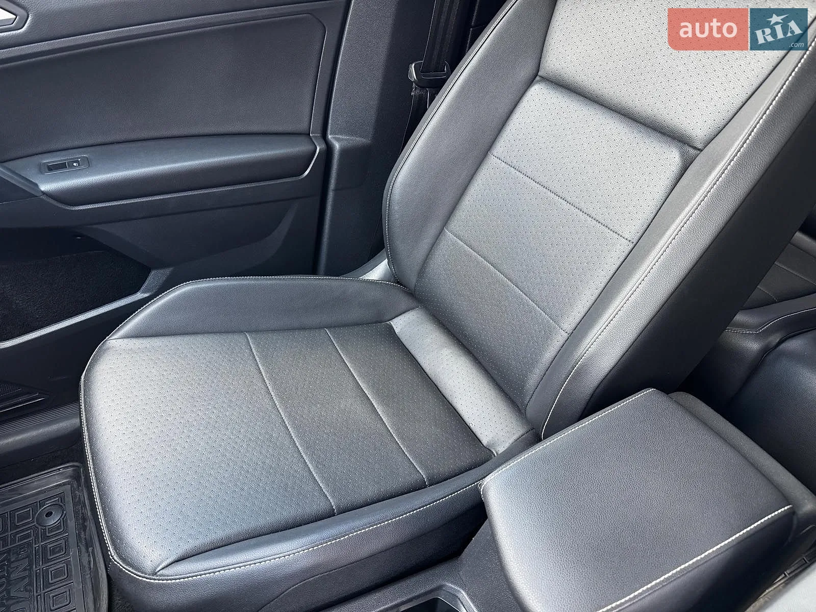 2021 Volkswagen Tiguan - мініатюра 28