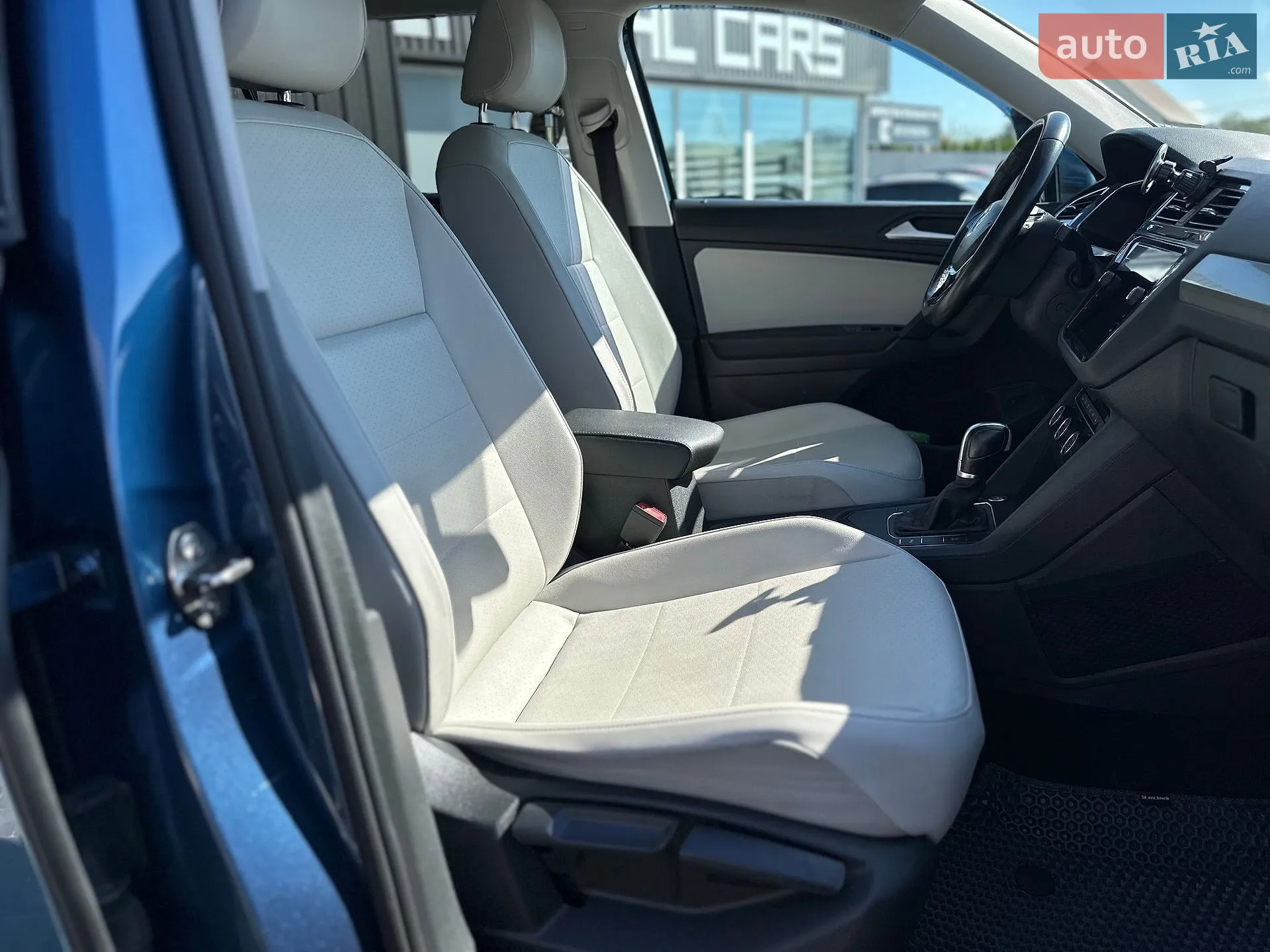2019 Volkswagen Tiguan - мініатюра 16