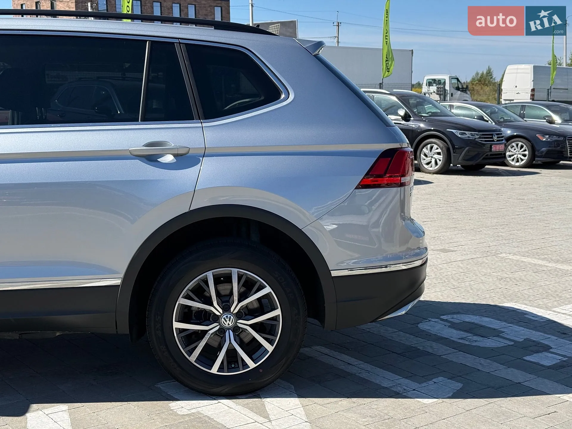 2019 Volkswagen Tiguan - мініатюра 28