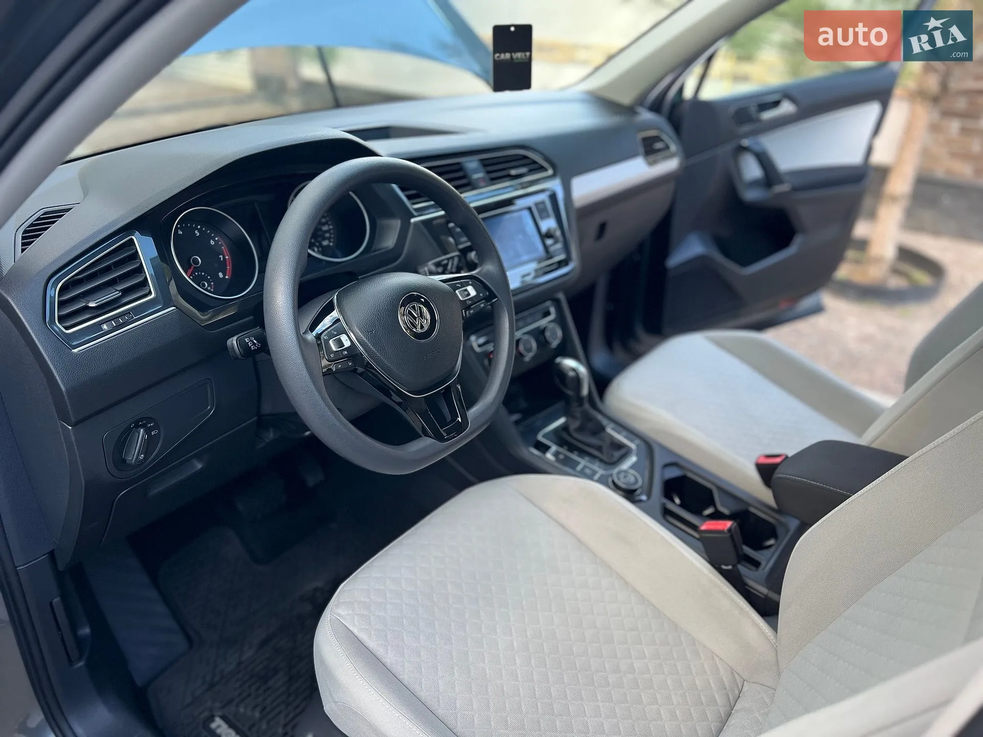2018 Volkswagen Tiguan - мініатюра 38